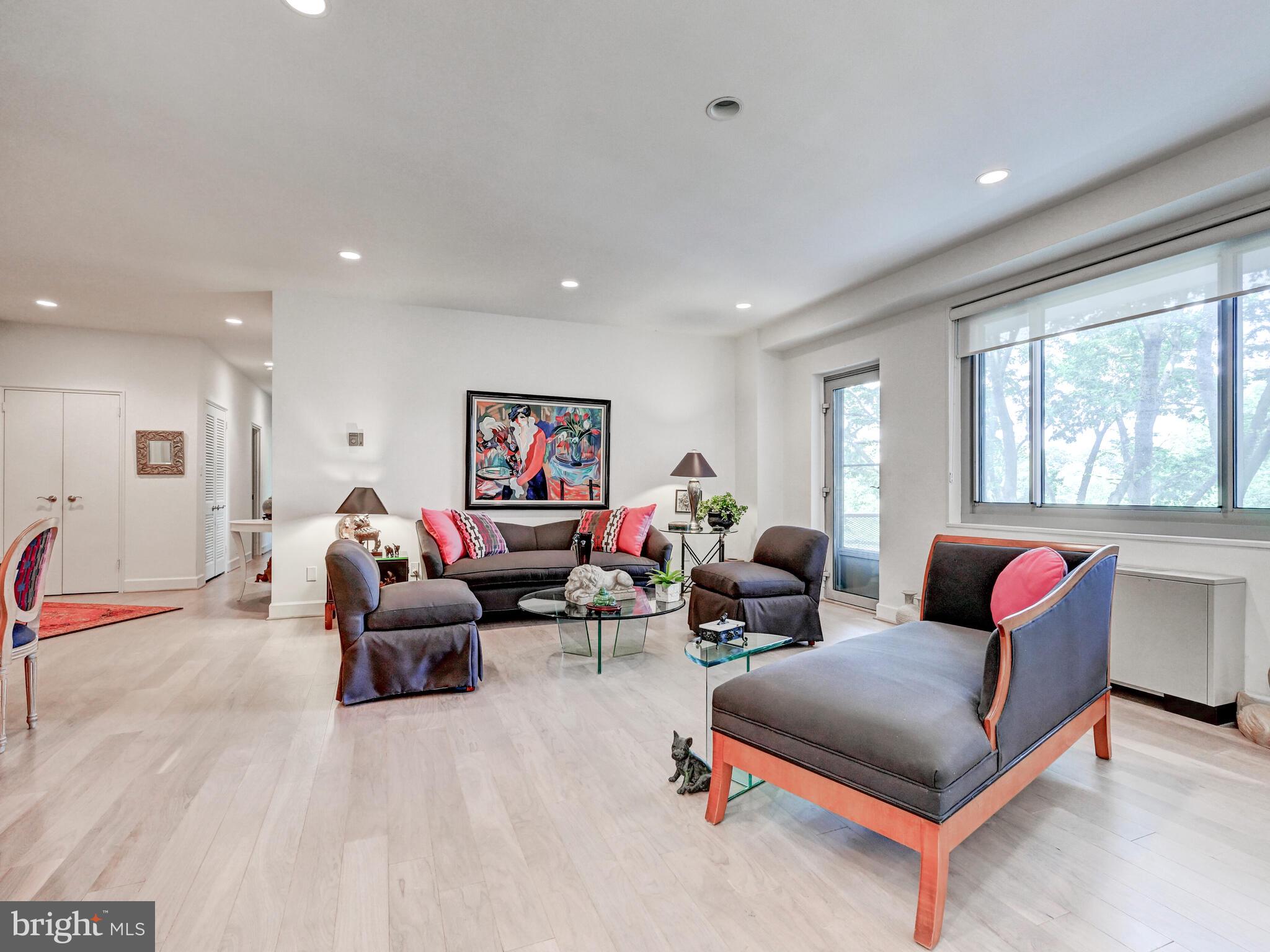 ELEVEN SLADE - Residential