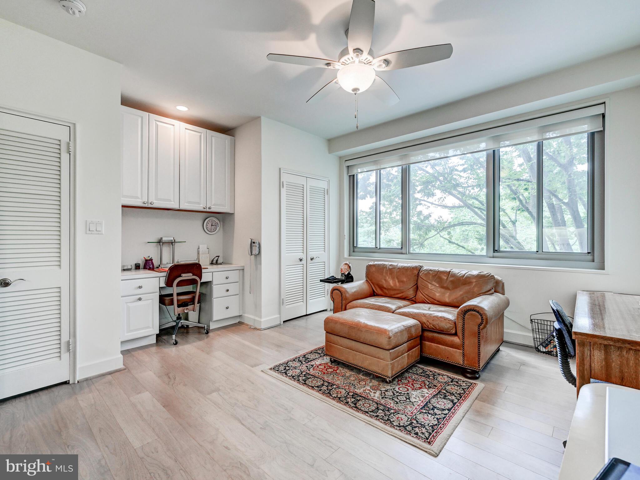 ELEVEN SLADE - Residential