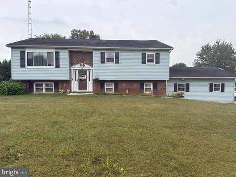 131 GROFT DRIVE NEW OXFORD PA 17350