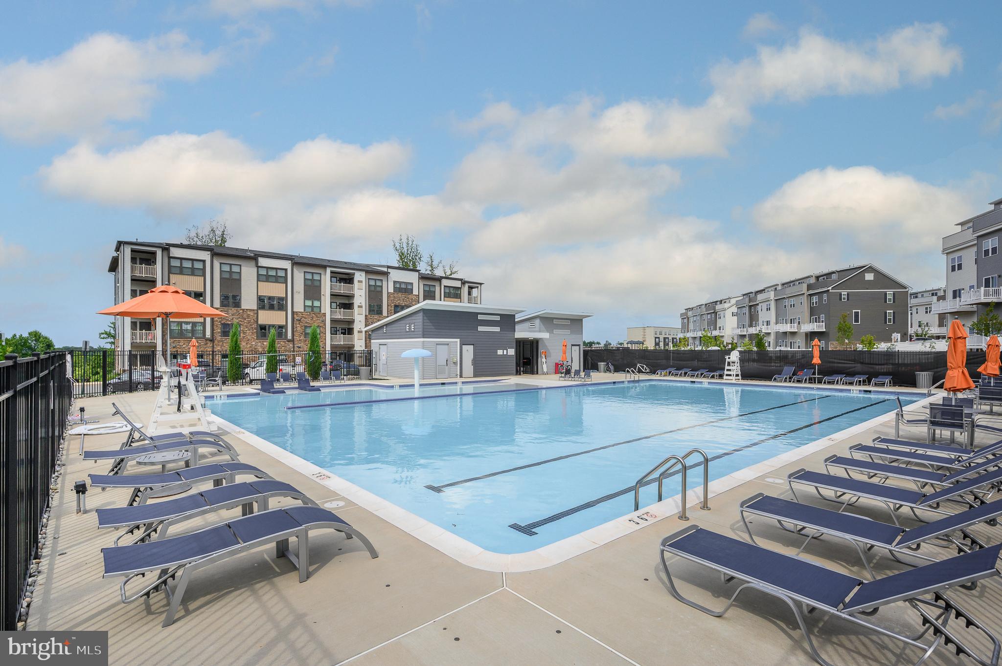 LOUDOUN VIEW CONDO FLATS - Residential