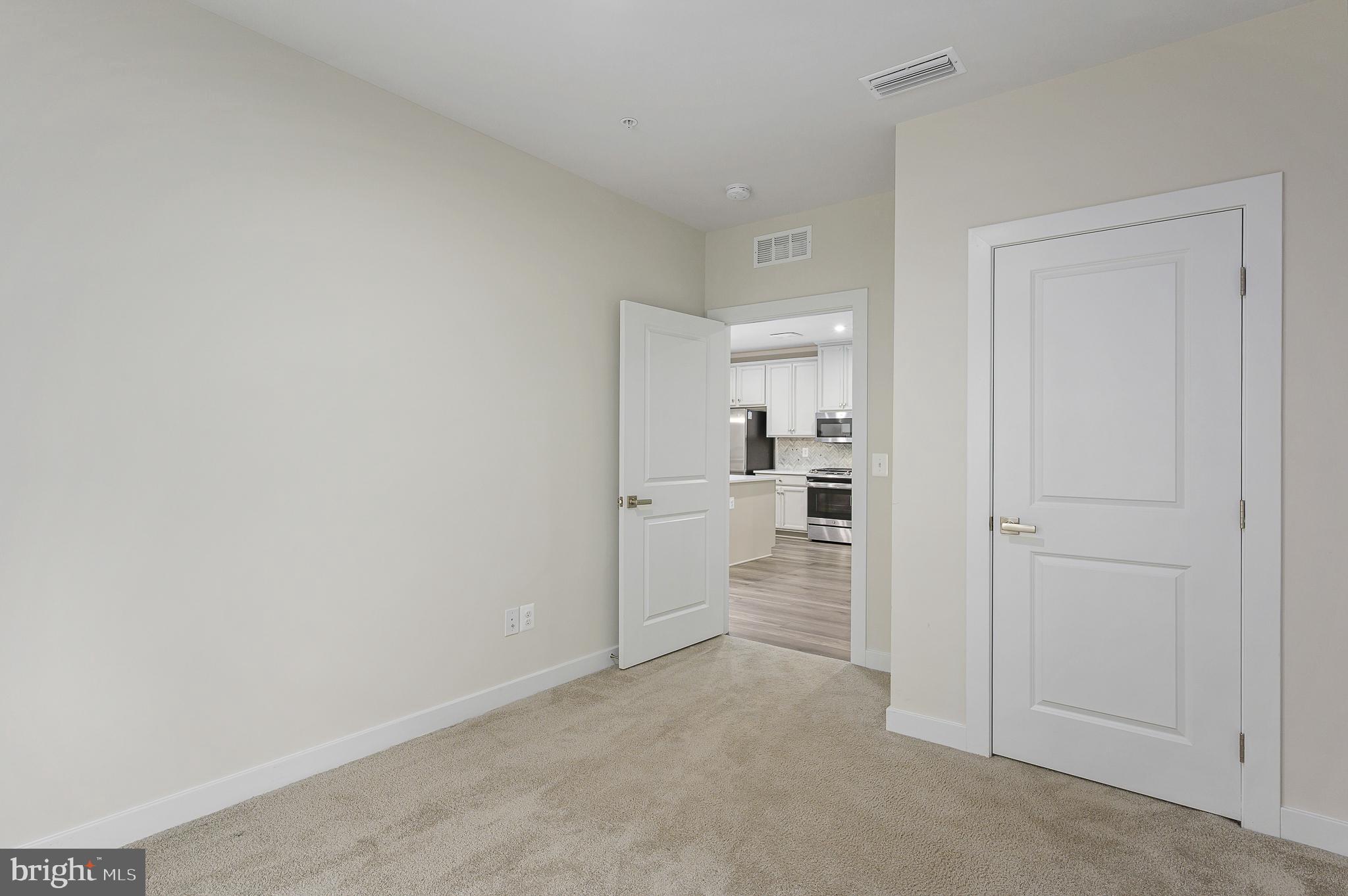 LOUDOUN VIEW CONDO FLATS - Residential