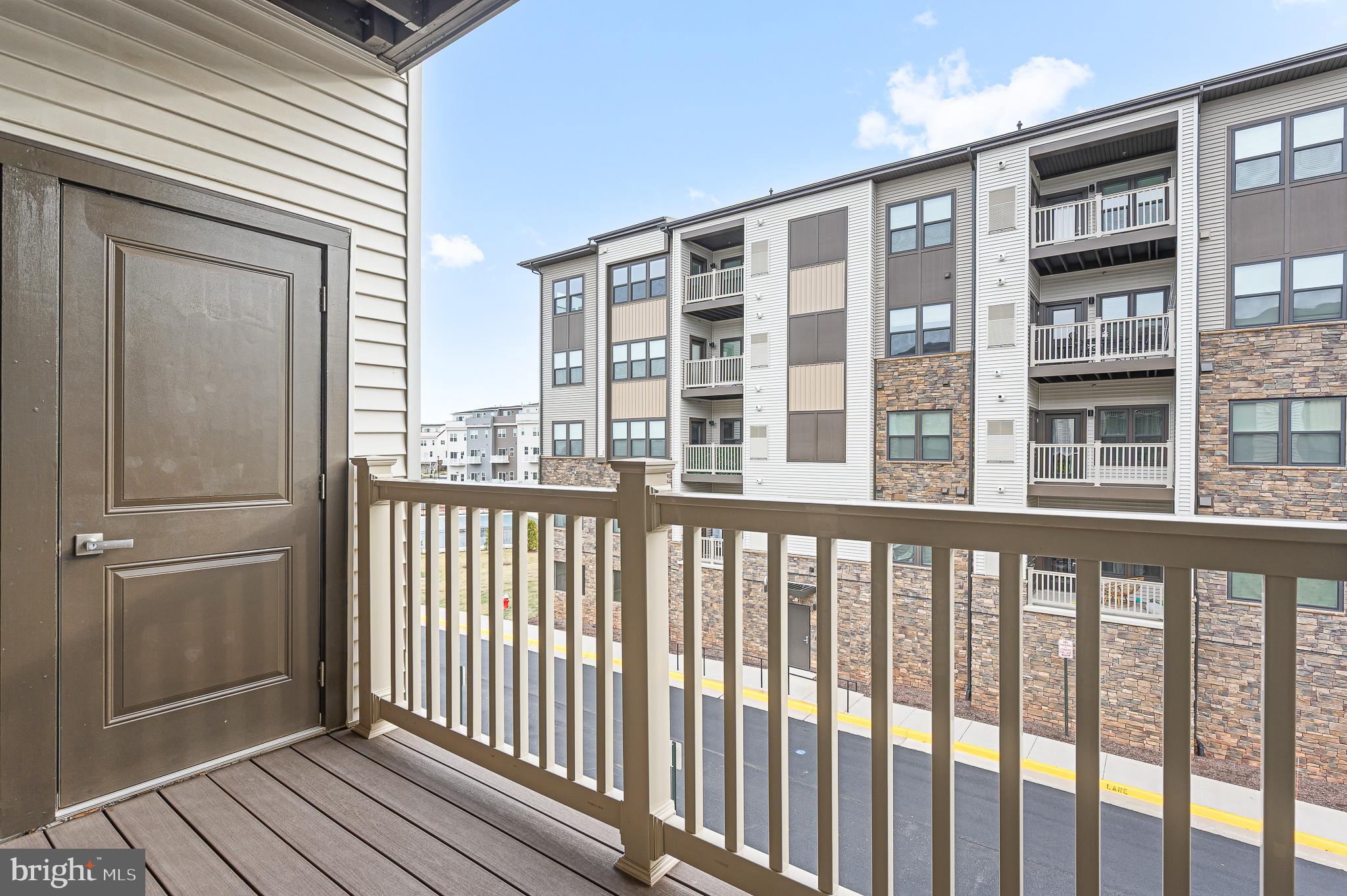 LOUDOUN VIEW CONDO FLATS - Residential