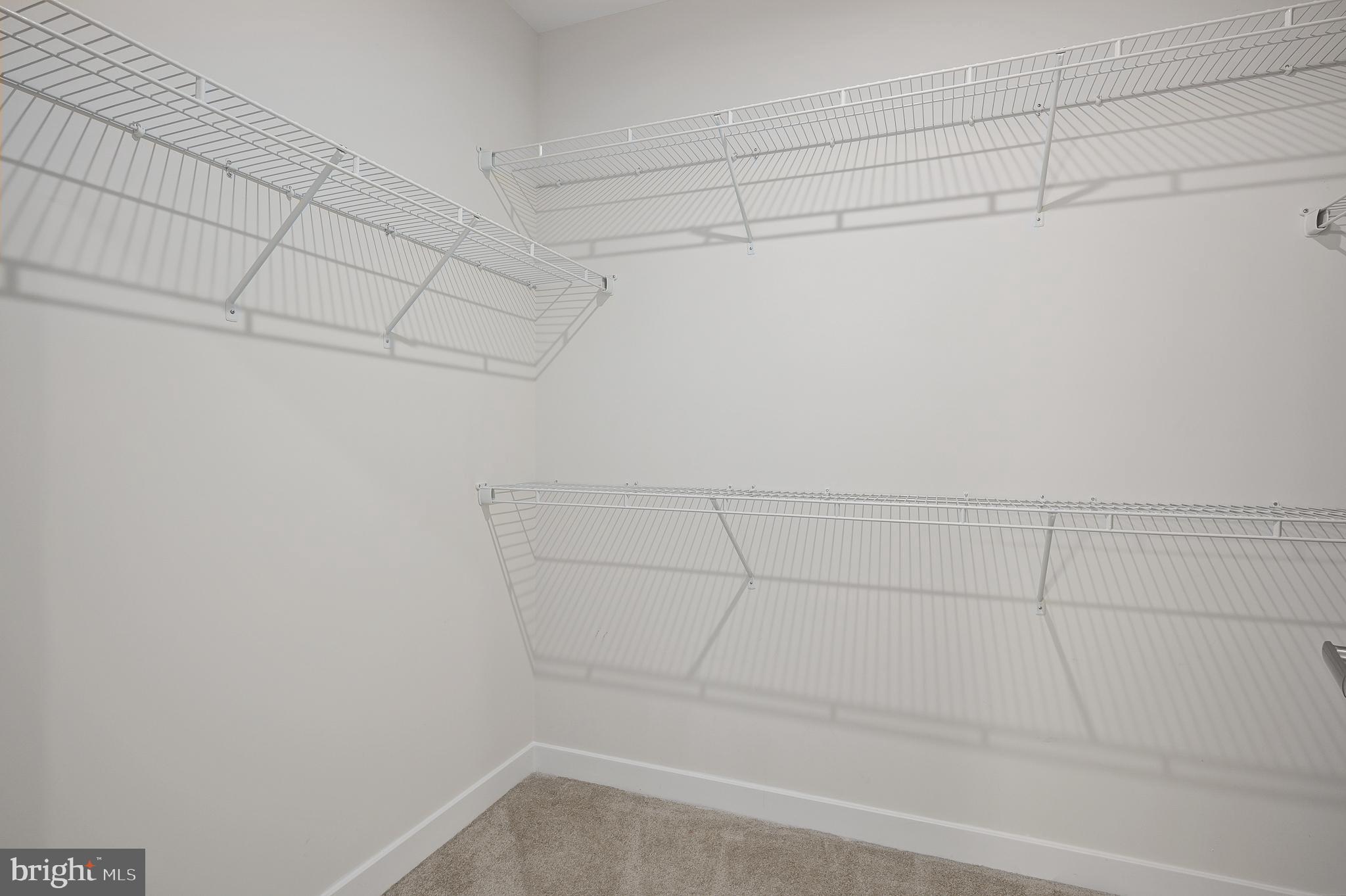 LOUDOUN VIEW CONDO FLATS - Residential