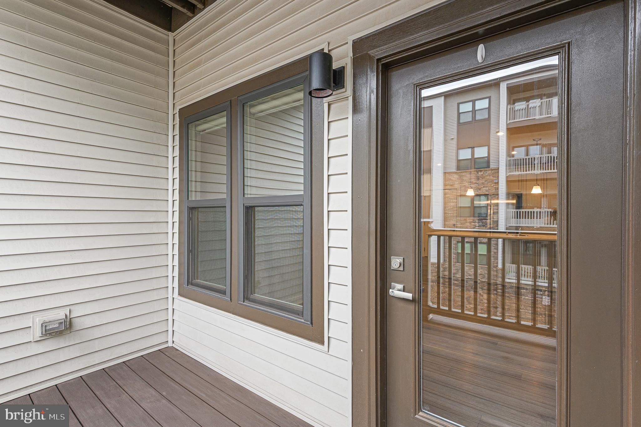 LOUDOUN VIEW CONDO FLATS - Residential