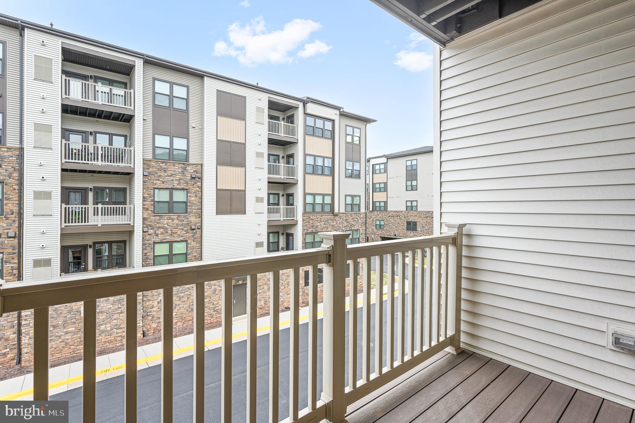 LOUDOUN VIEW CONDO FLATS - Residential