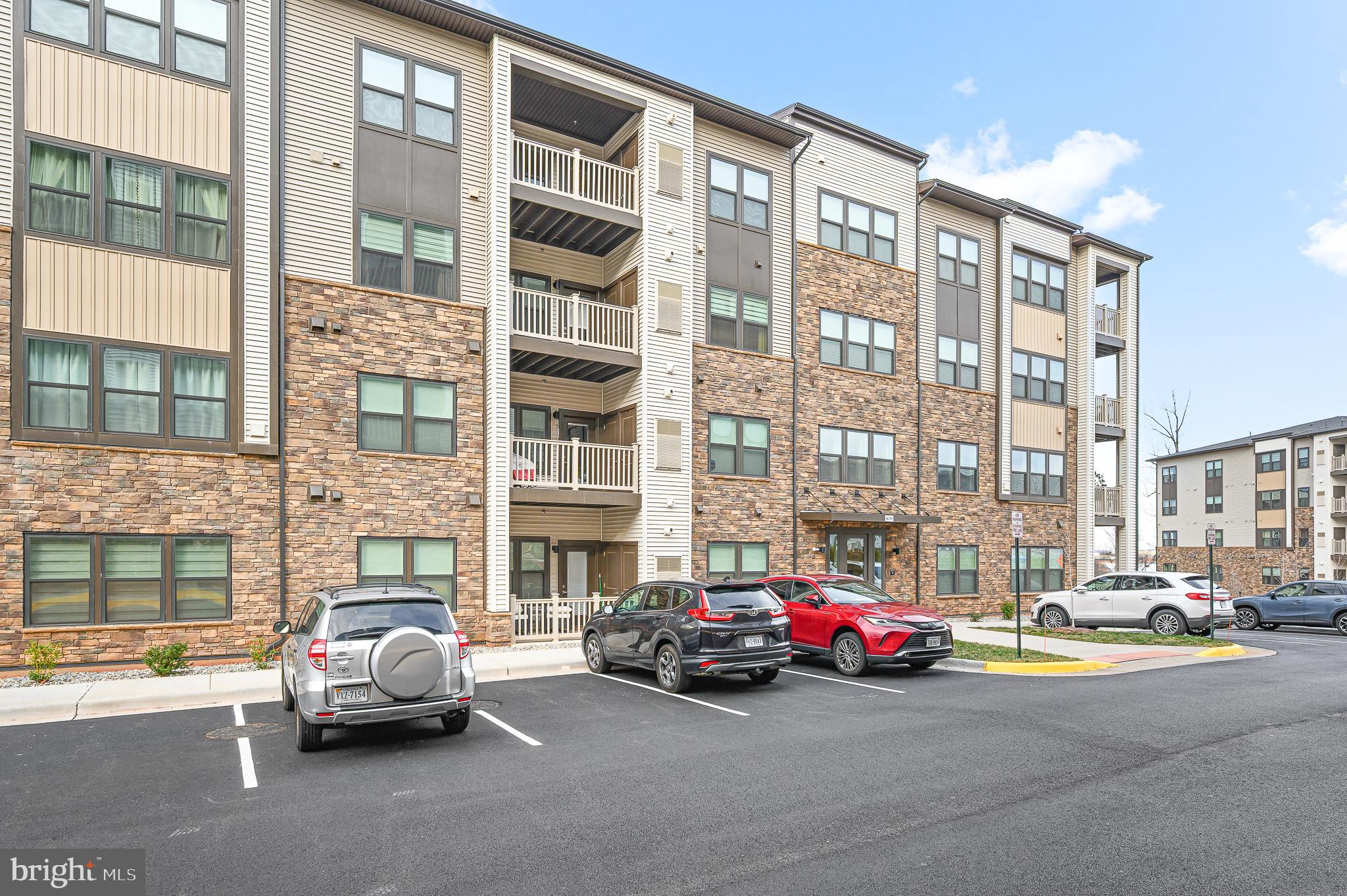 LOUDOUN VIEW CONDO FLATS - Residential