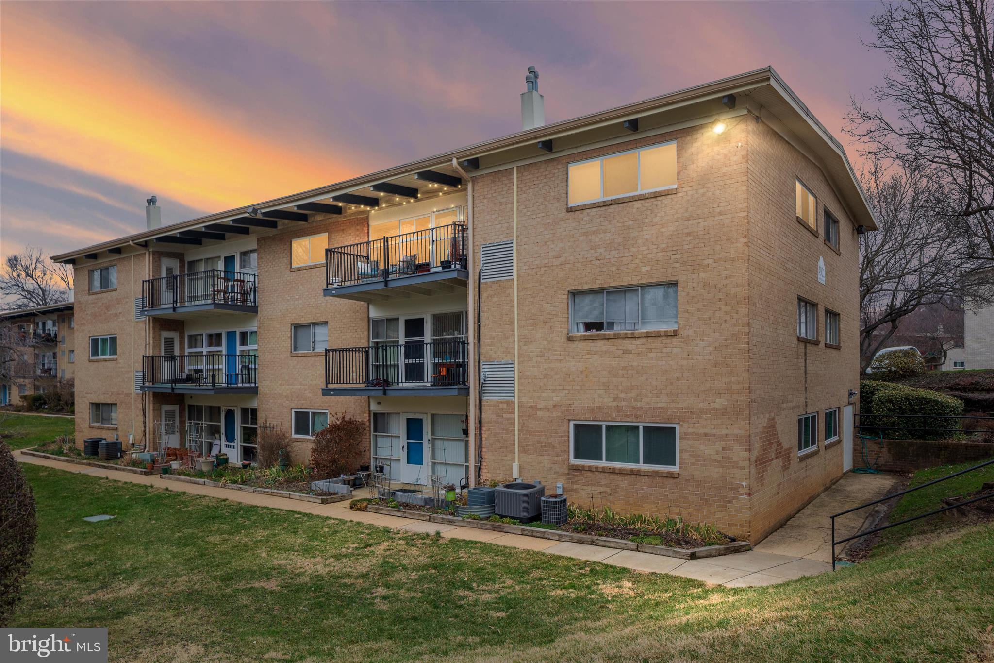 FAIRFAX HERITAGE - Residential