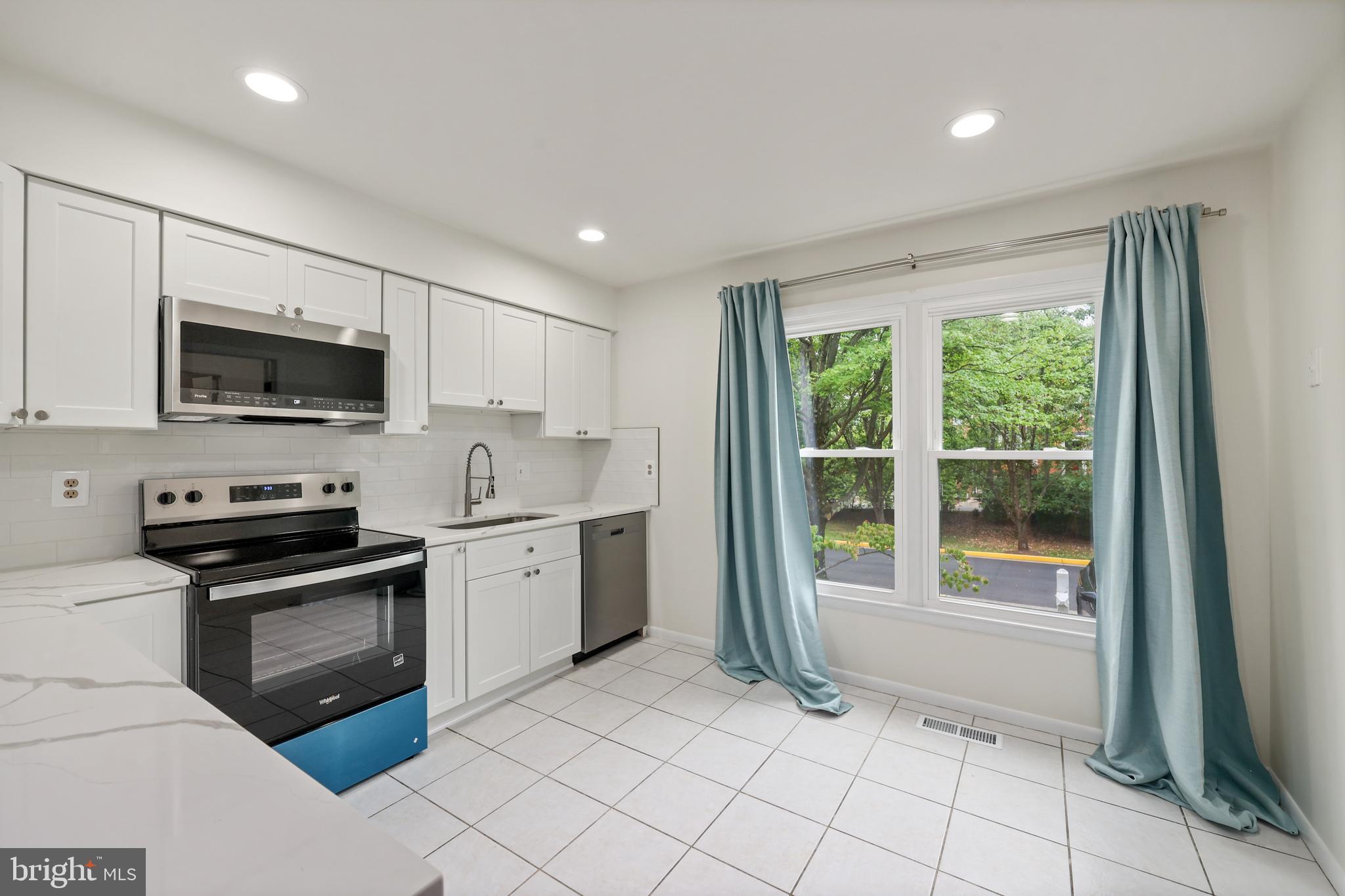 1829 JEFFERSONIAN DRIVE
