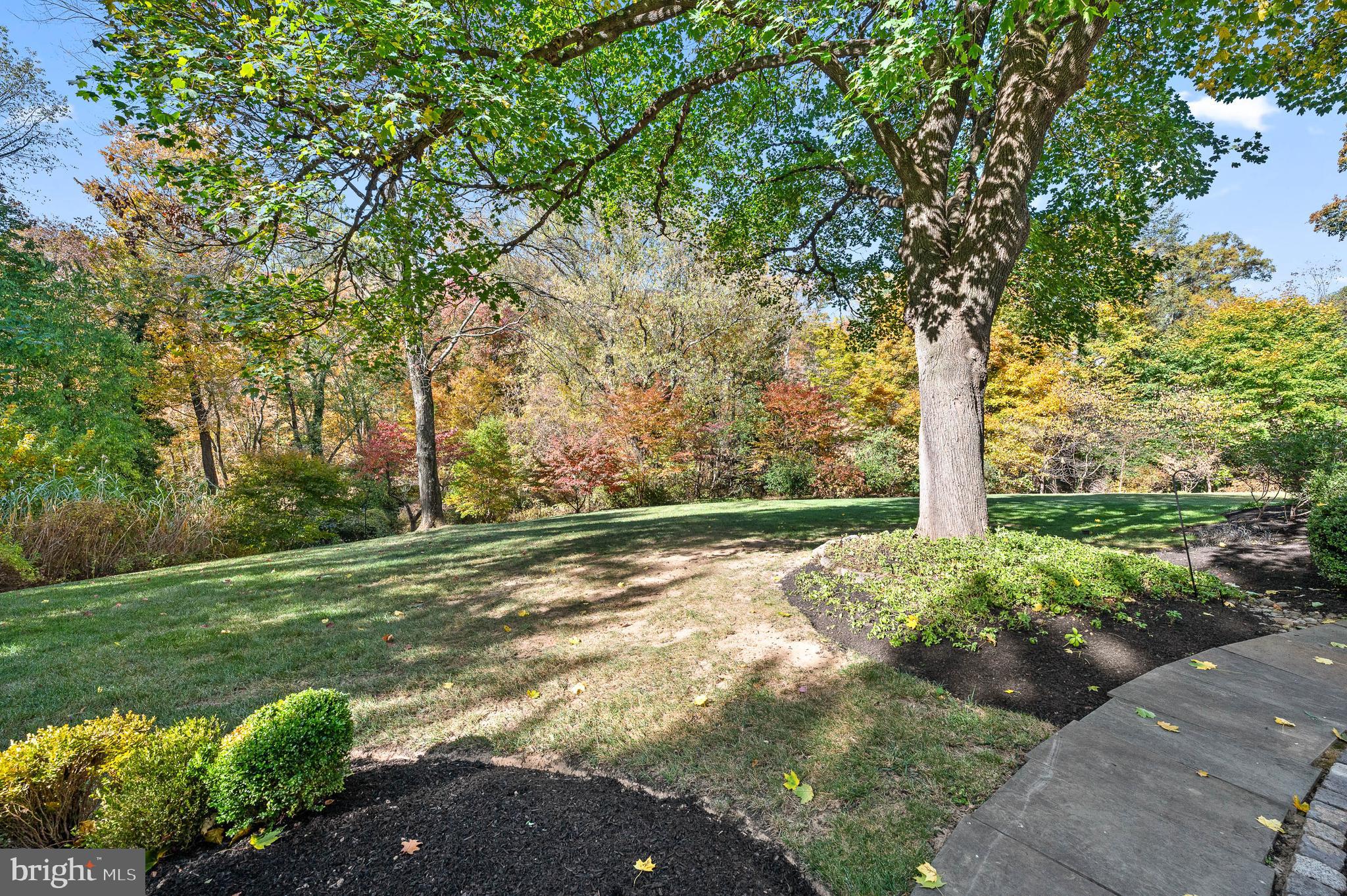 GLADWYNE - Residential