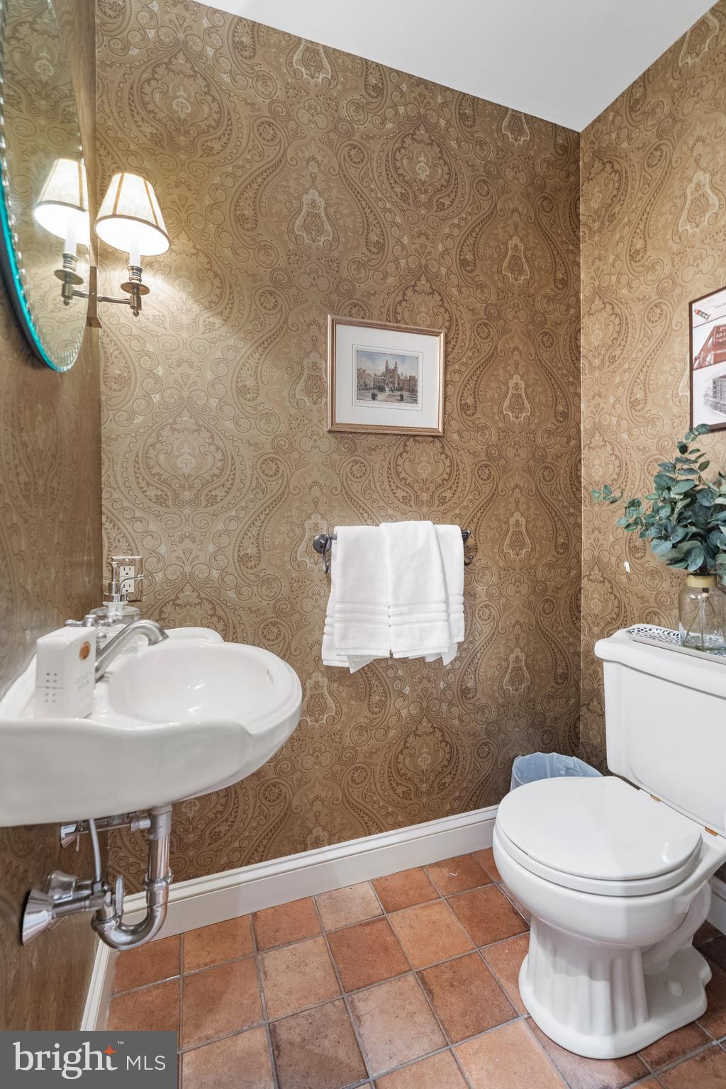 GLADWYNE - Residential