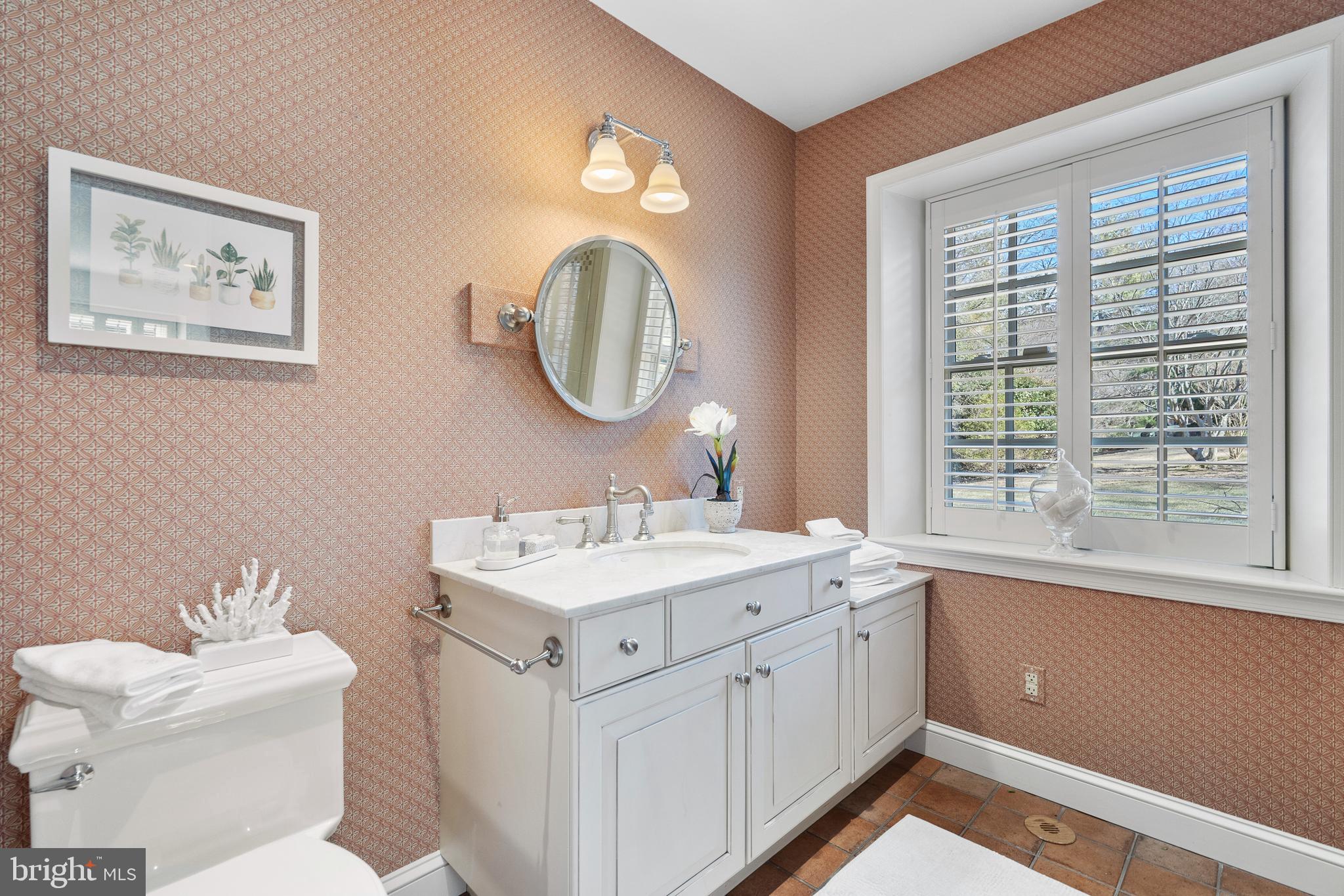 GLADWYNE - Residential