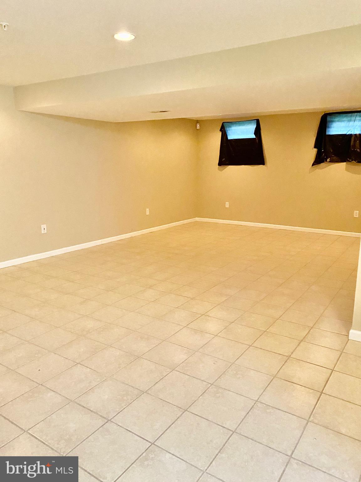 THE VILLAGES AT WELLINGTON - Residential Lease