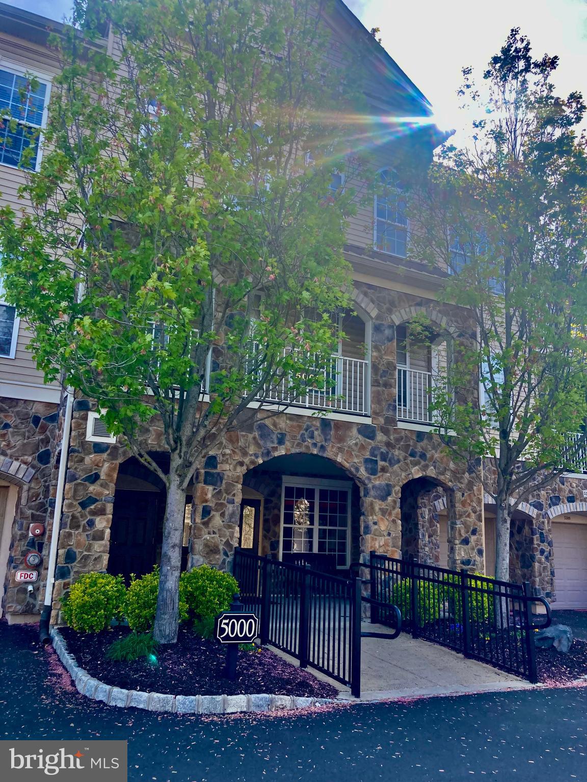 5302 KNOX COURT 5302