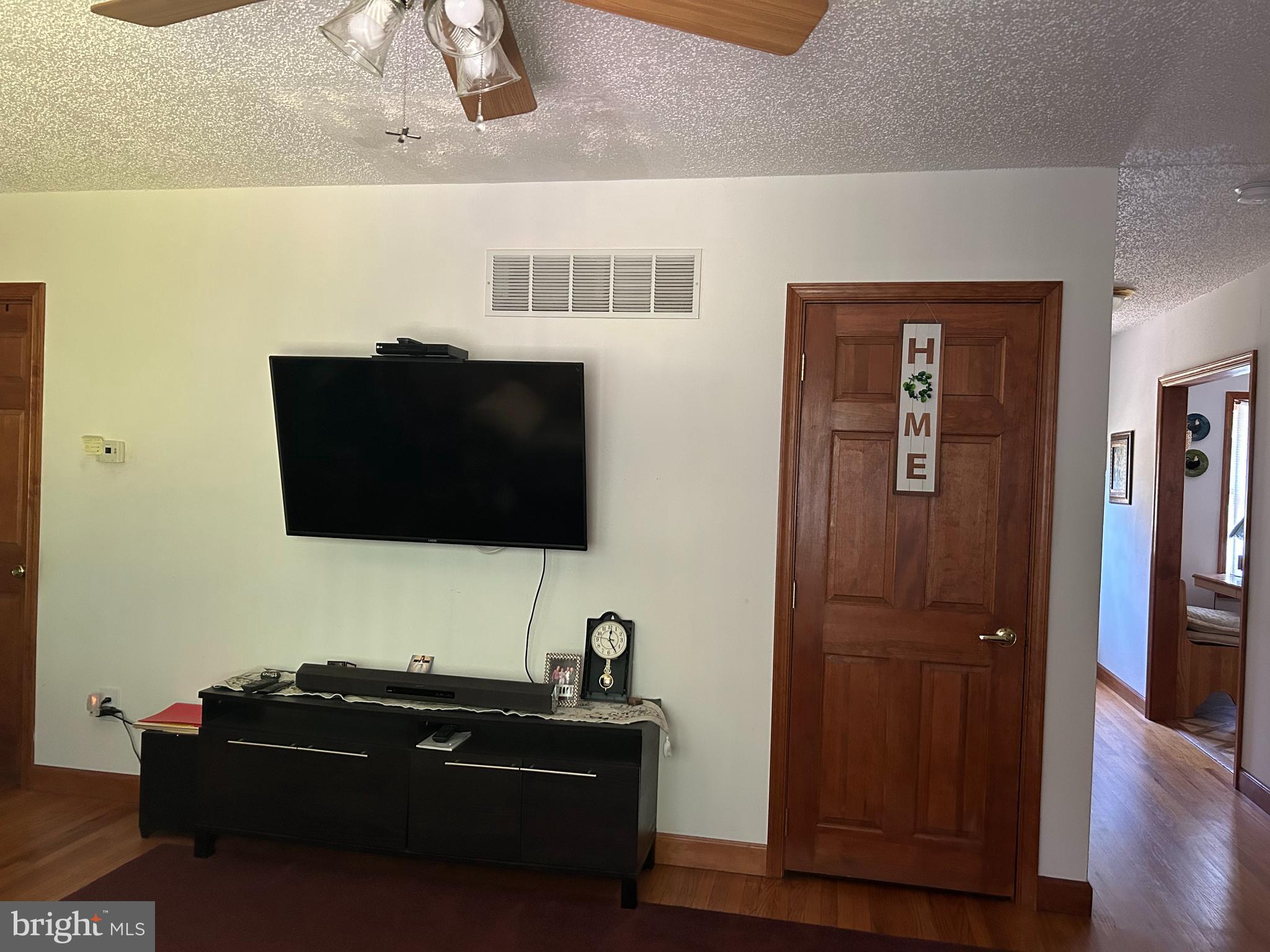 199 LAKEVIEW DRIVE S