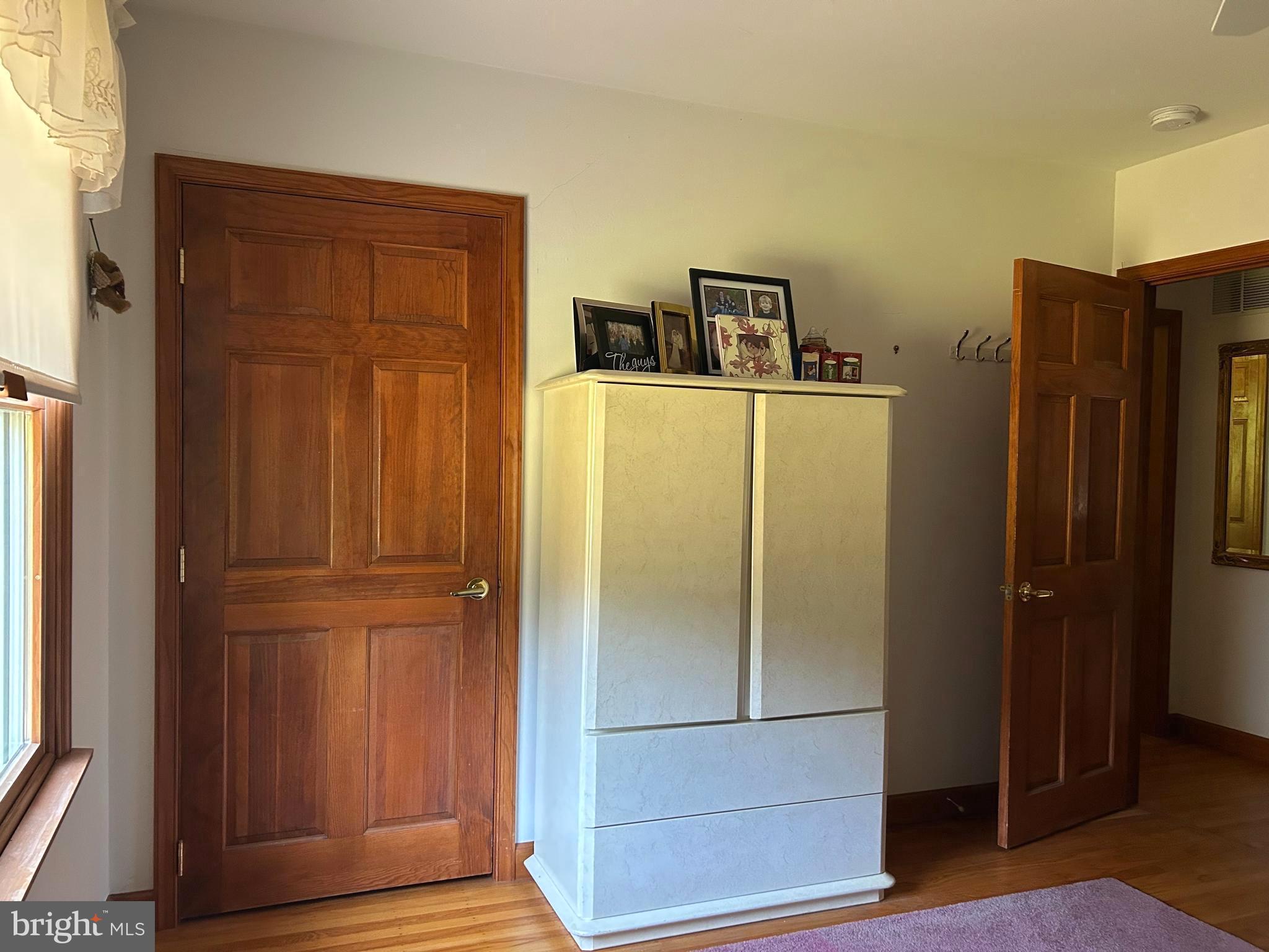 199 LAKEVIEW DRIVE S