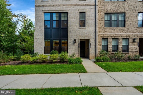 Photo of 7410 Backett Wood Terrace #801, MCLEAN, VA 22102 (MLS # VAFX2346216)