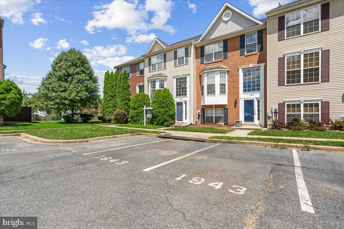 1943 CROSSING STONE COURT
