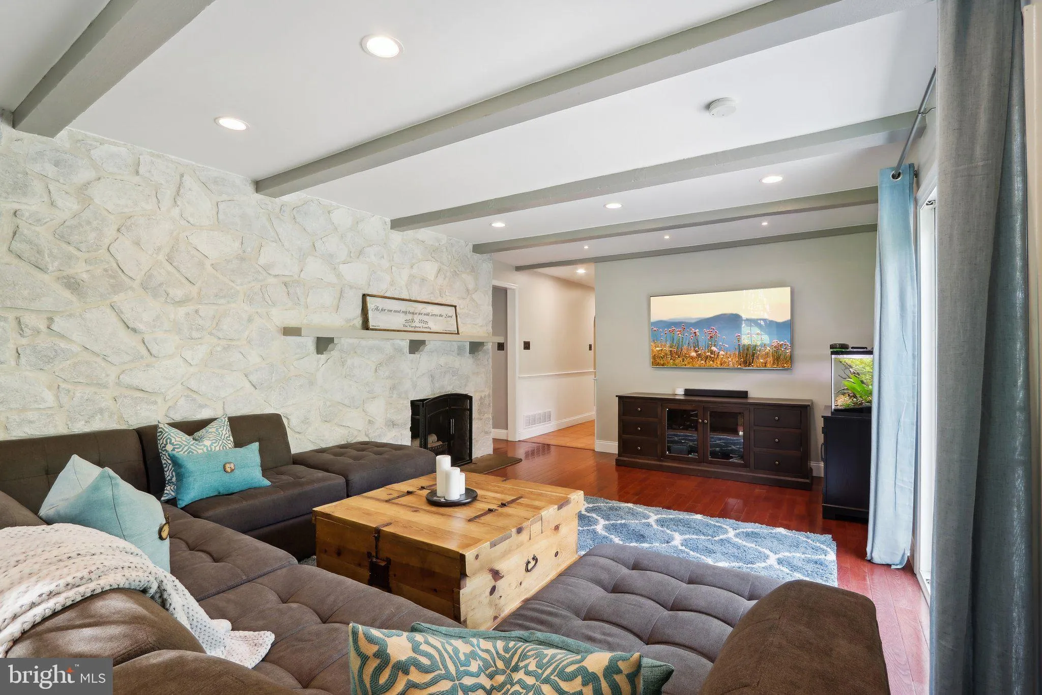 West Chester, Pennsylvania 19380, United States, 4 Bedrooms Bedrooms, ,3 BathroomsBathrooms,Residential,Pending,123642