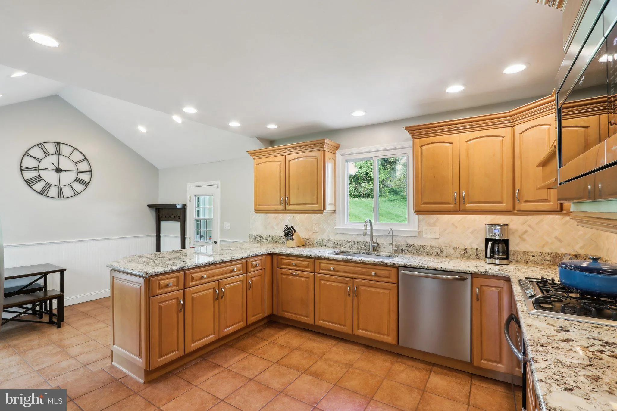 West Chester, Pennsylvania 19380, United States, 4 Bedrooms Bedrooms, ,3 BathroomsBathrooms,Residential,Pending,123642