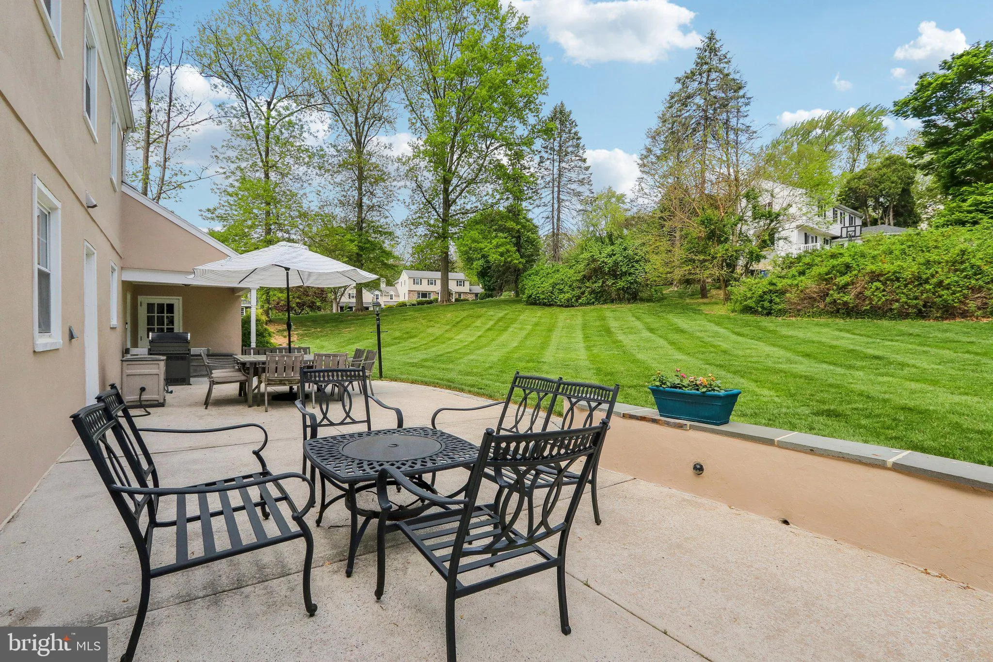 West Chester, Pennsylvania 19380, United States, 4 Bedrooms Bedrooms, ,3 BathroomsBathrooms,Residential,Pending,123642