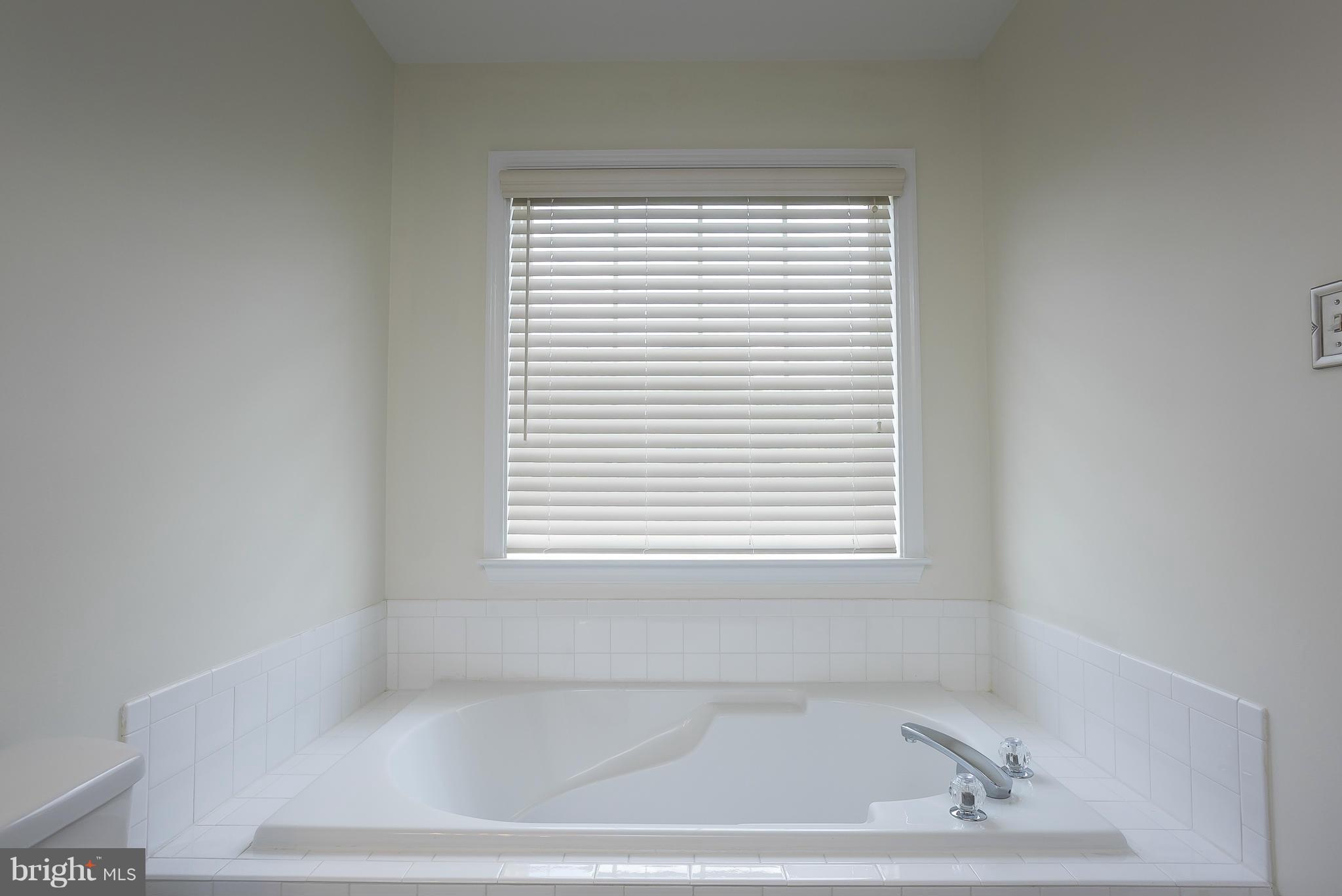 TWIN ARCH CROSSING - Residential