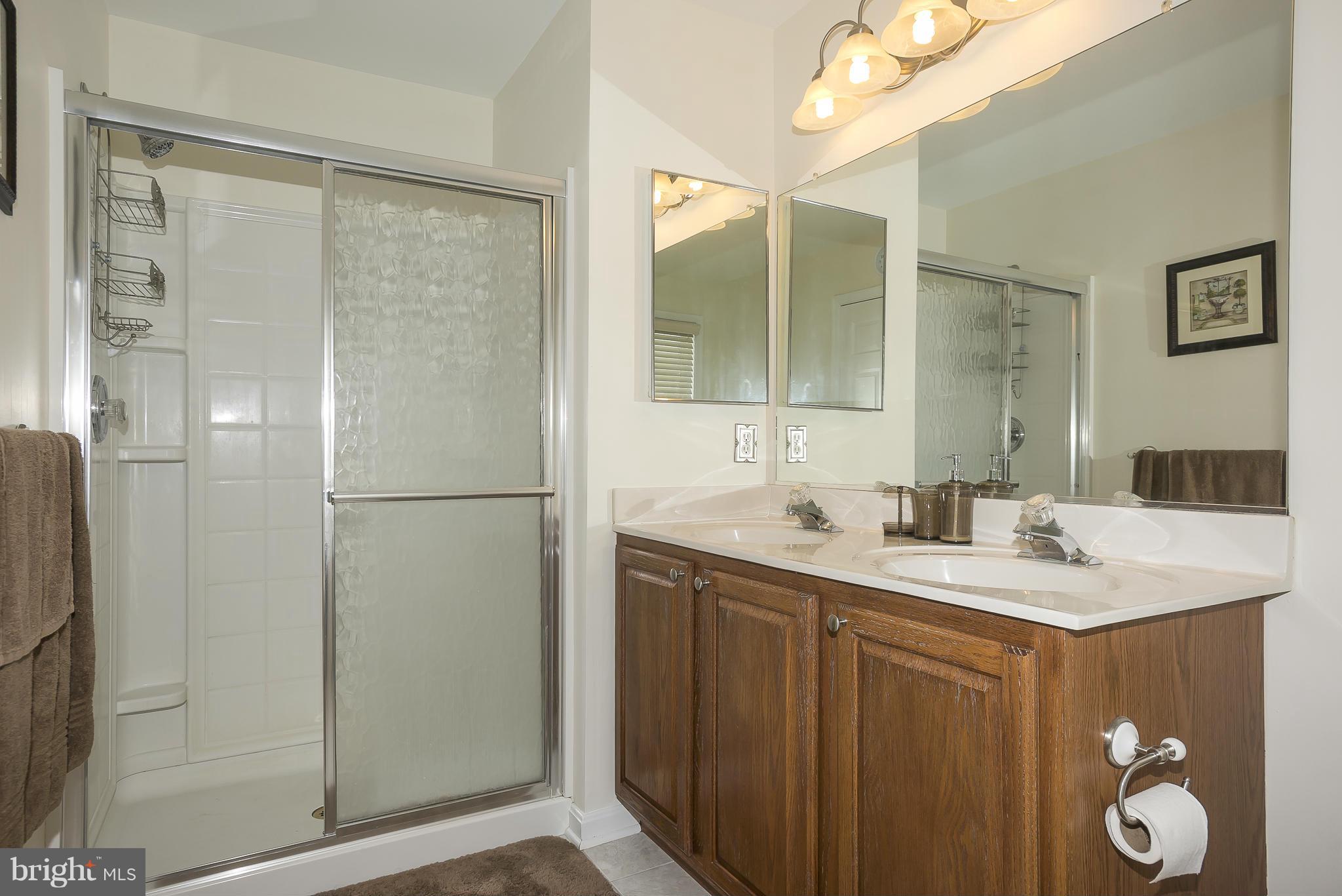 TWIN ARCH CROSSING - Residential