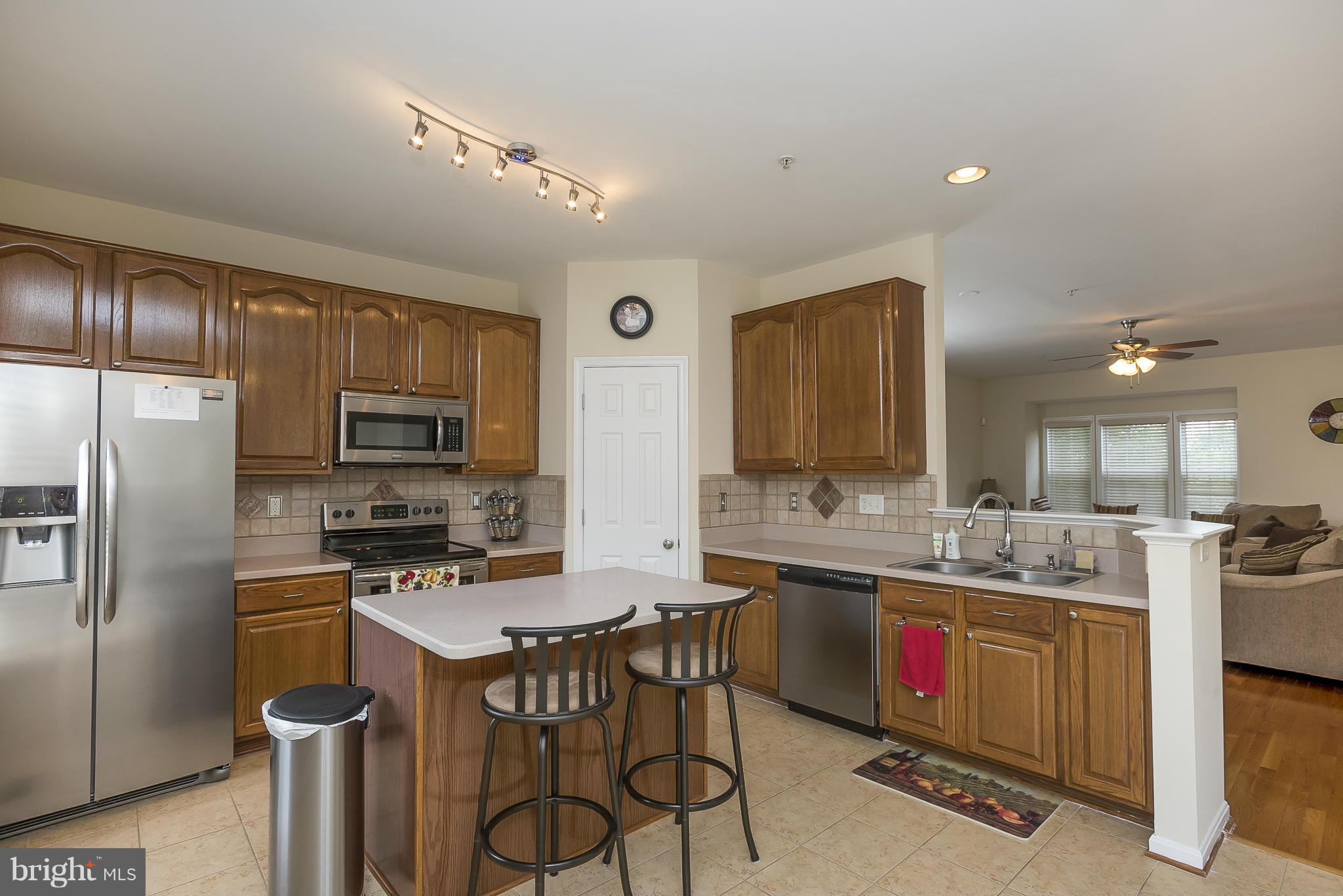 TWIN ARCH CROSSING - Residential