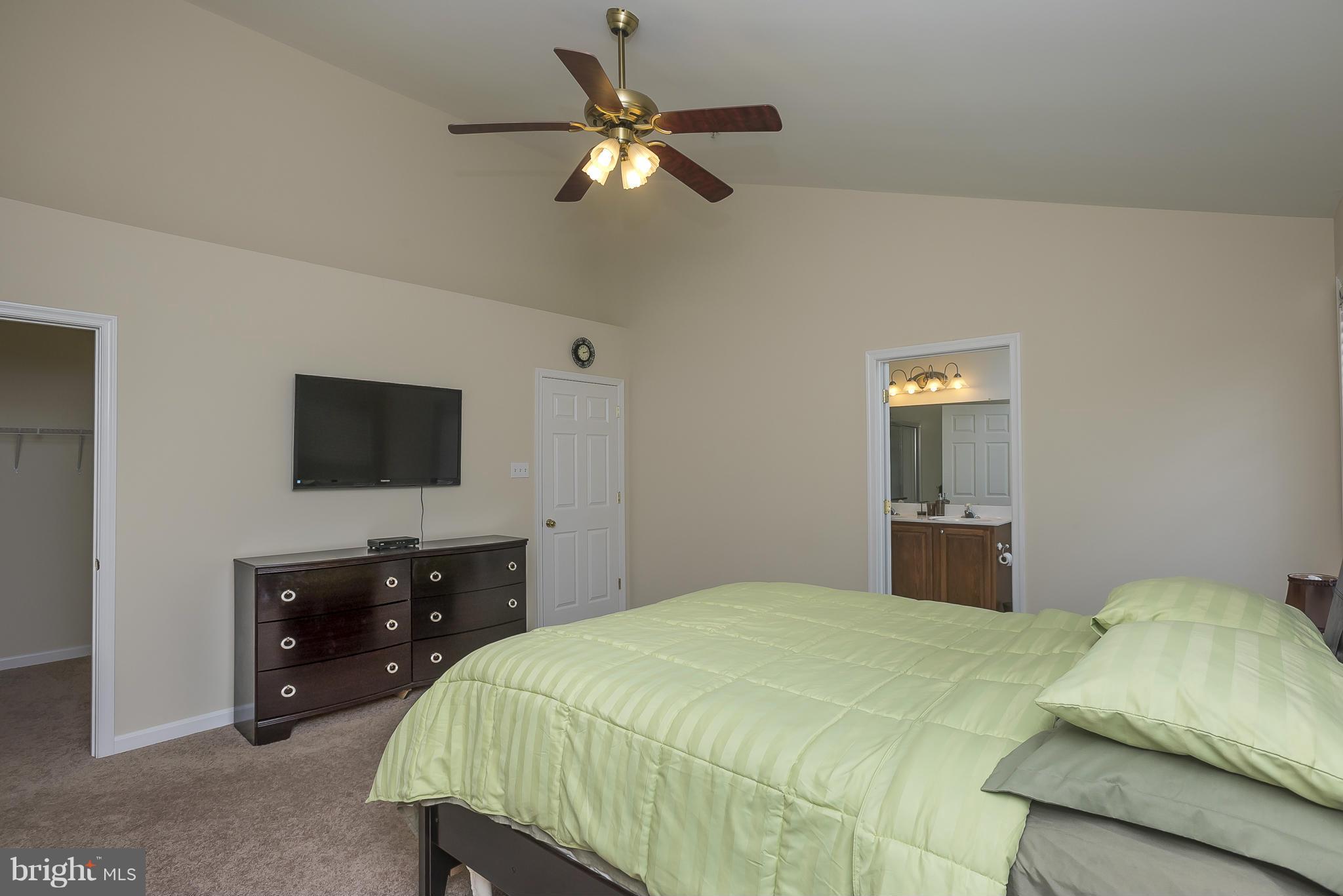 TWIN ARCH CROSSING - Residential