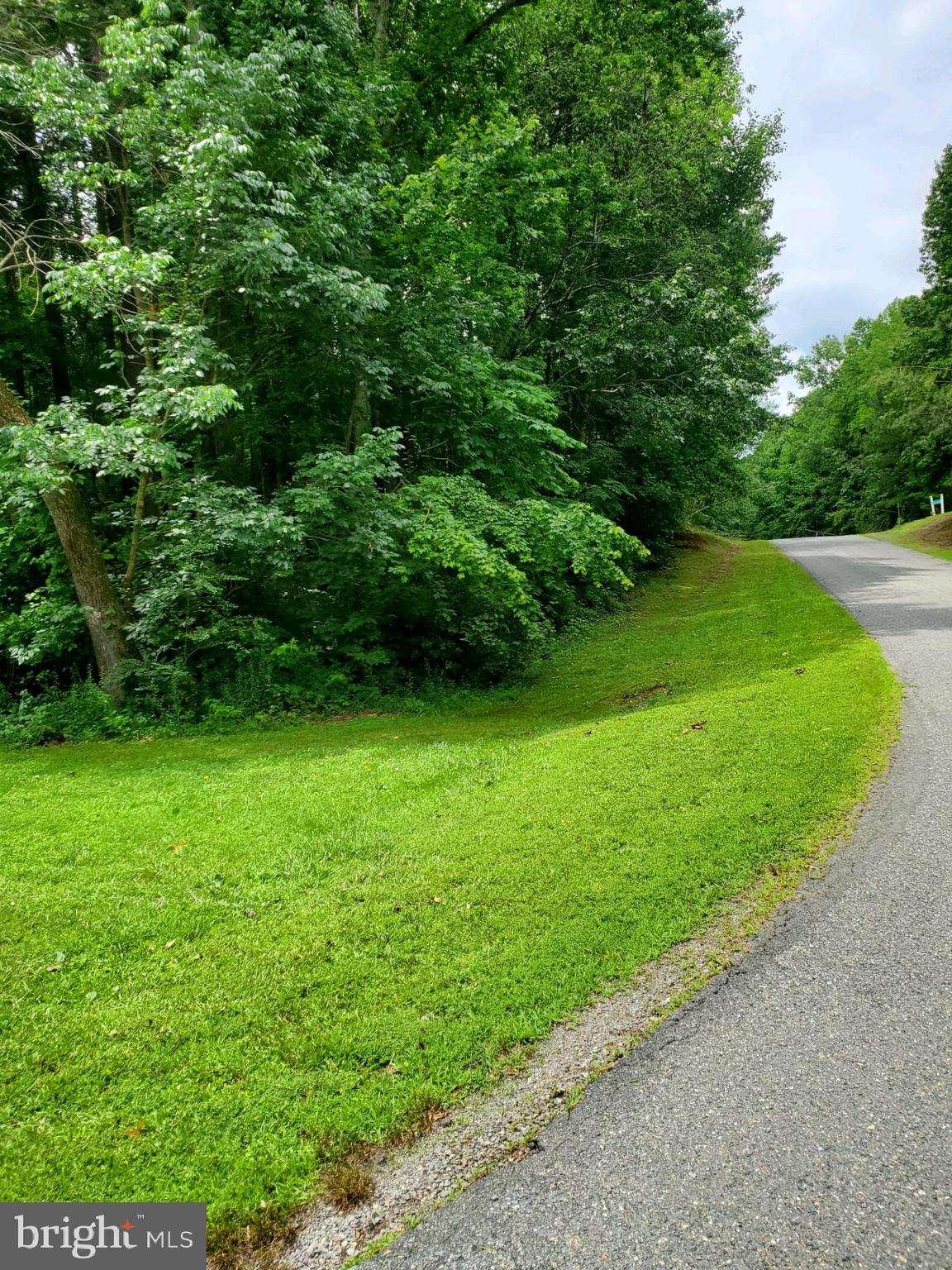 ROCKLAND CREEK ESTATES - Land