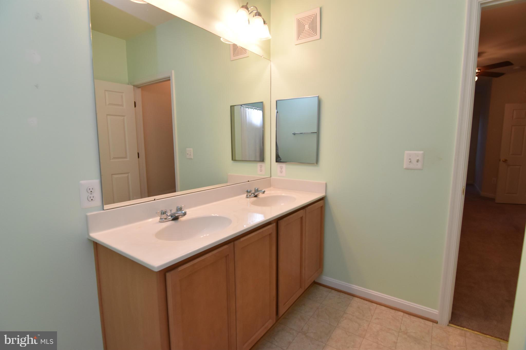 RESIDENCES AT WILDEWOOD - Residential Lease