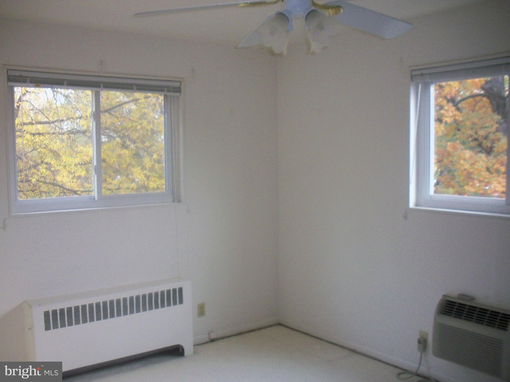 BEVERLY ARMS - Residential Lease