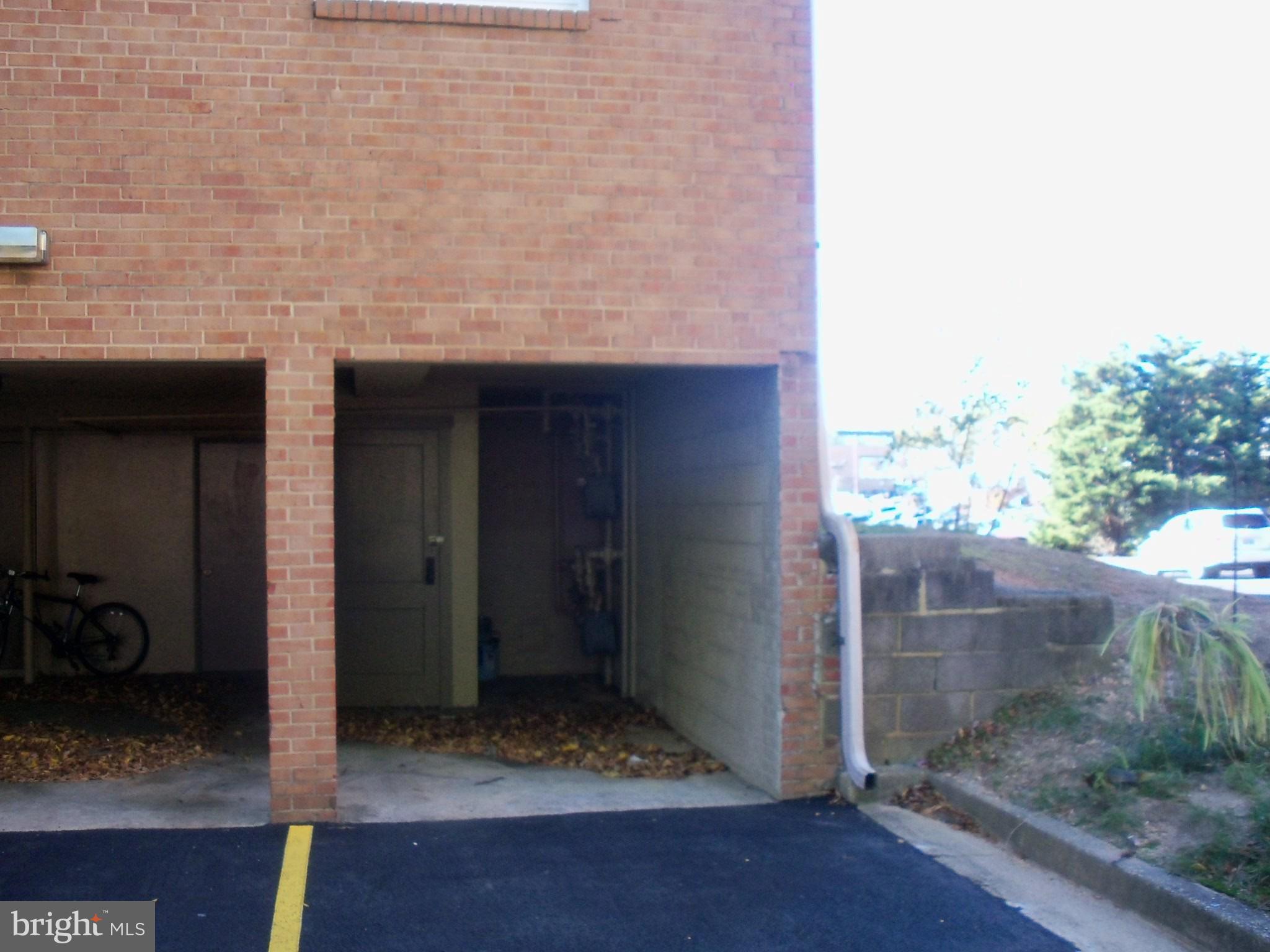 BEVERLY ARMS - Residential Lease