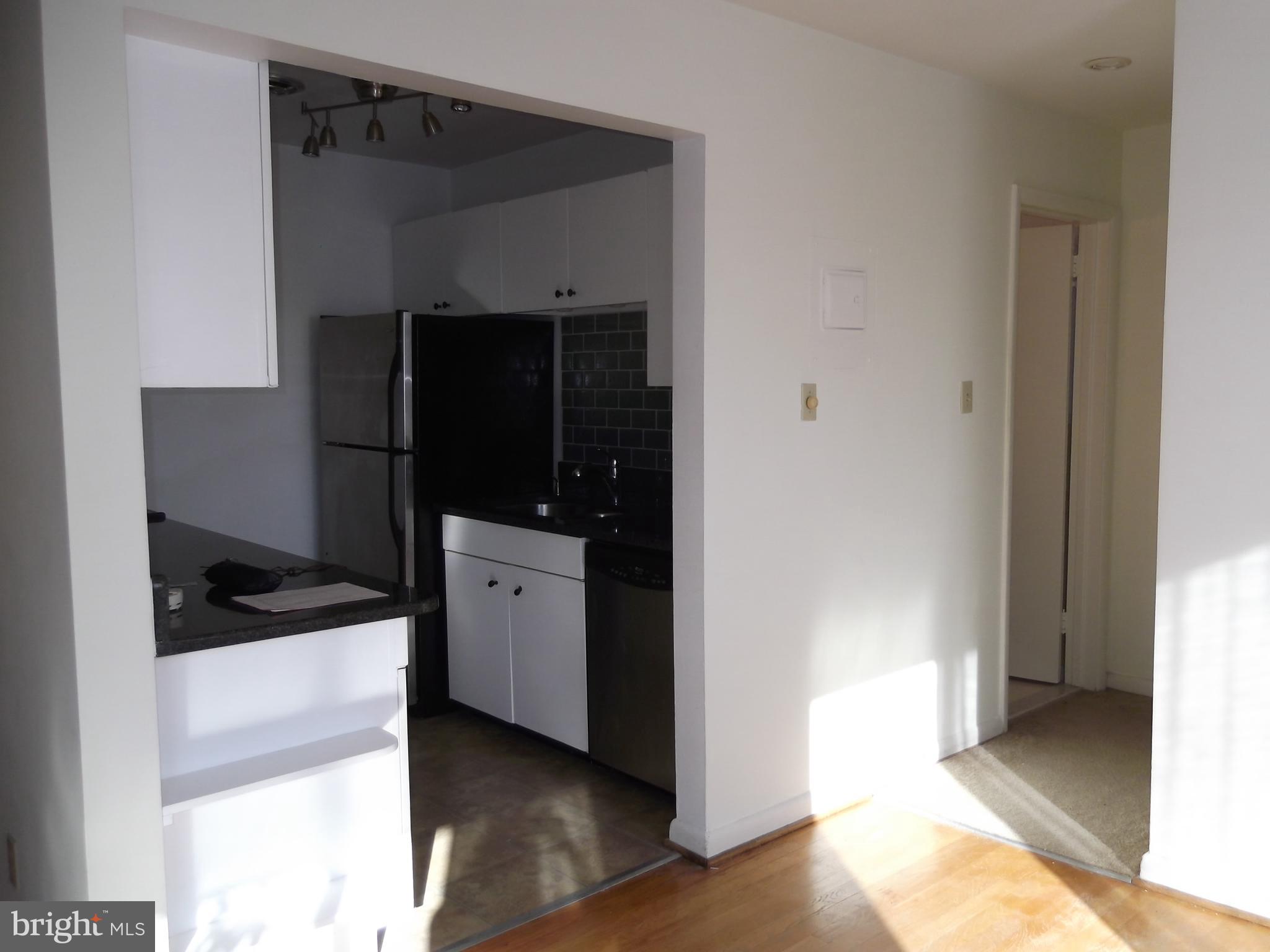 BEVERLY ARMS - Residential Lease