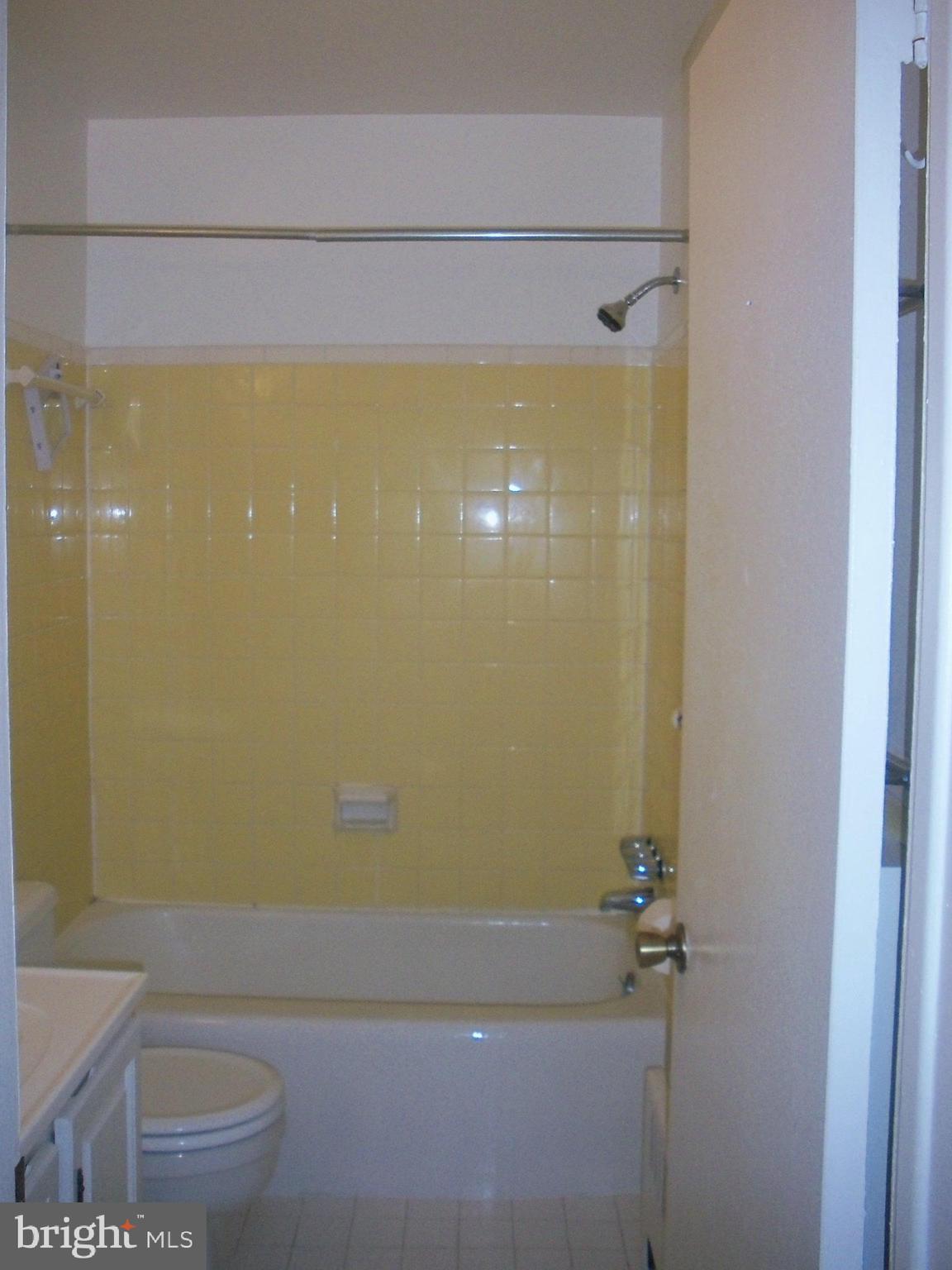 BEVERLY ARMS - Residential Lease