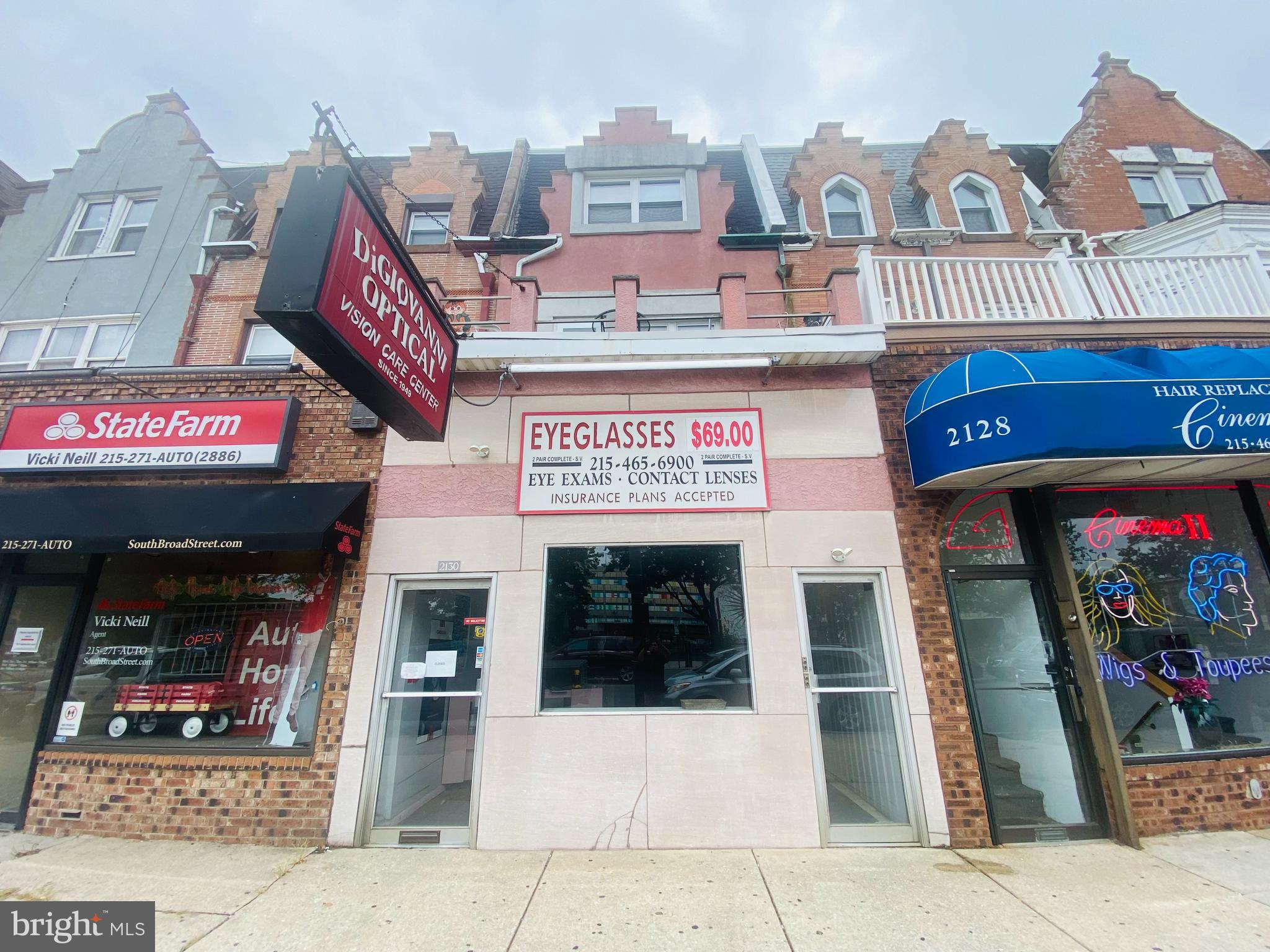 Welcome to 2130 S BROAD ST. this 800 sqft first floor commercial space use to be a eye glass store, now it is available for its new tenant. property is close to restaurants, shopping and transportation. bring your business in!