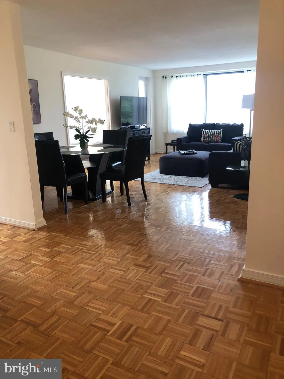 Narberth, Pennsylvania 19072, United States, 1 Bedroom Bedrooms, ,2 BathroomsBathrooms,Residential,Active,176435