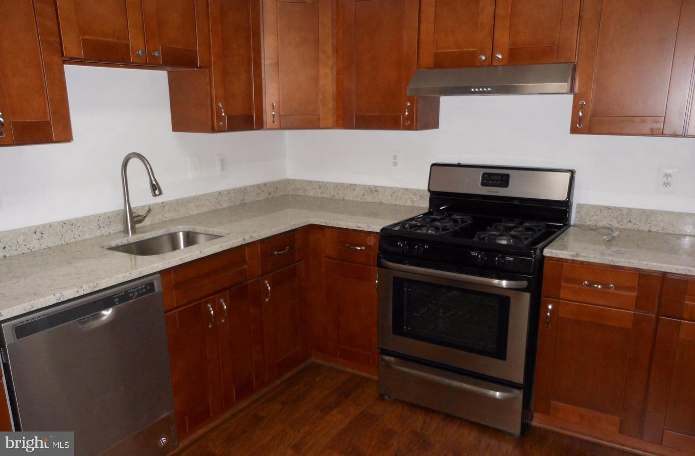 SOMERSET AT WESTRIDGE CO - Residential Lease