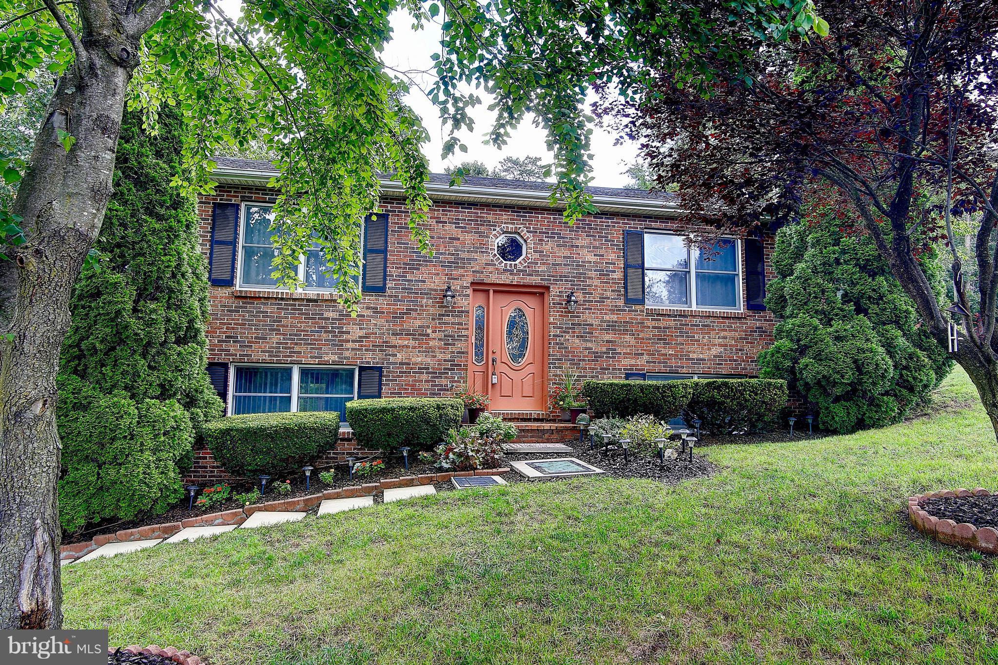 PARKWOOD MANOR - Residential