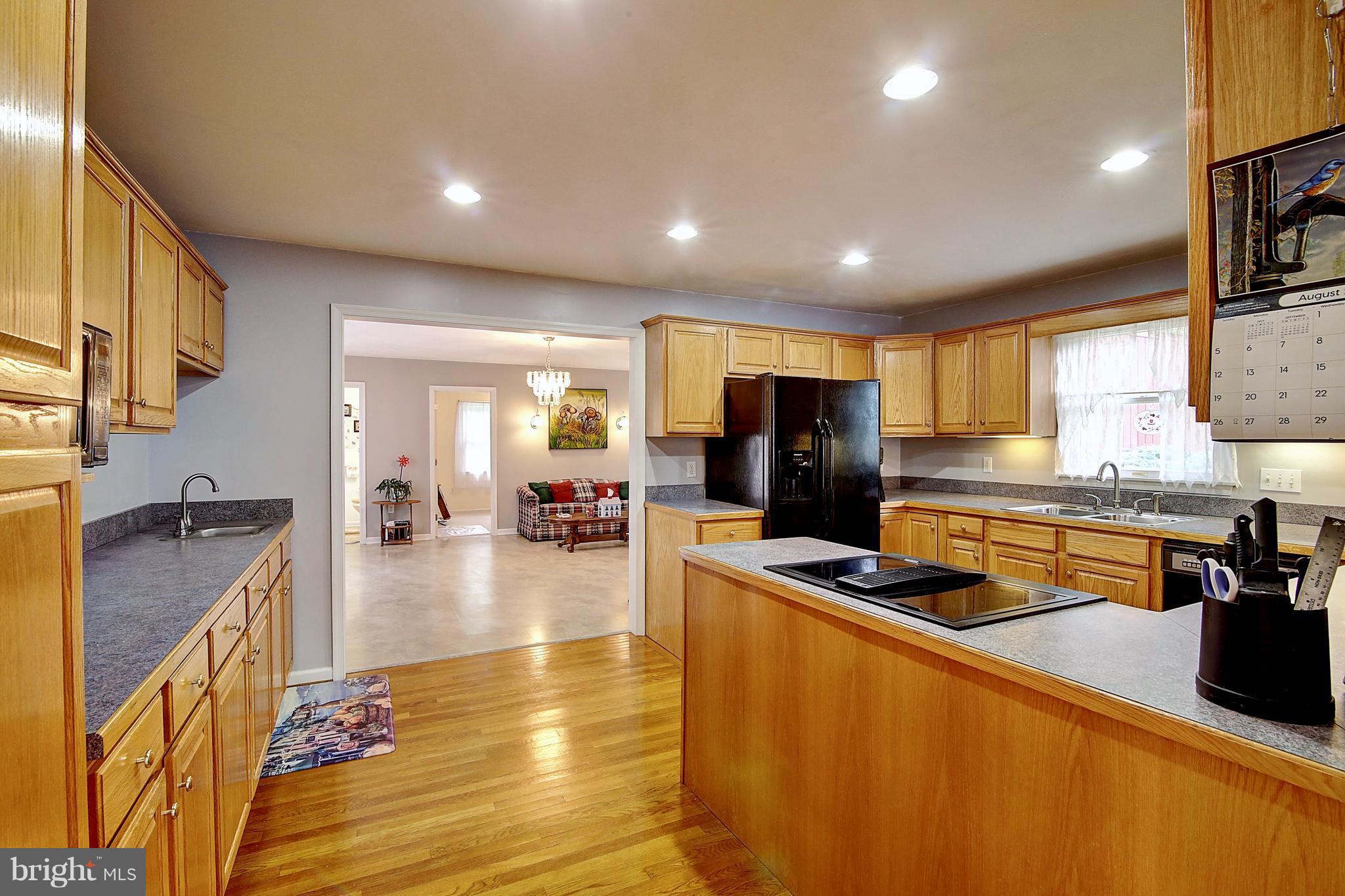 PARKWOOD MANOR - Residential