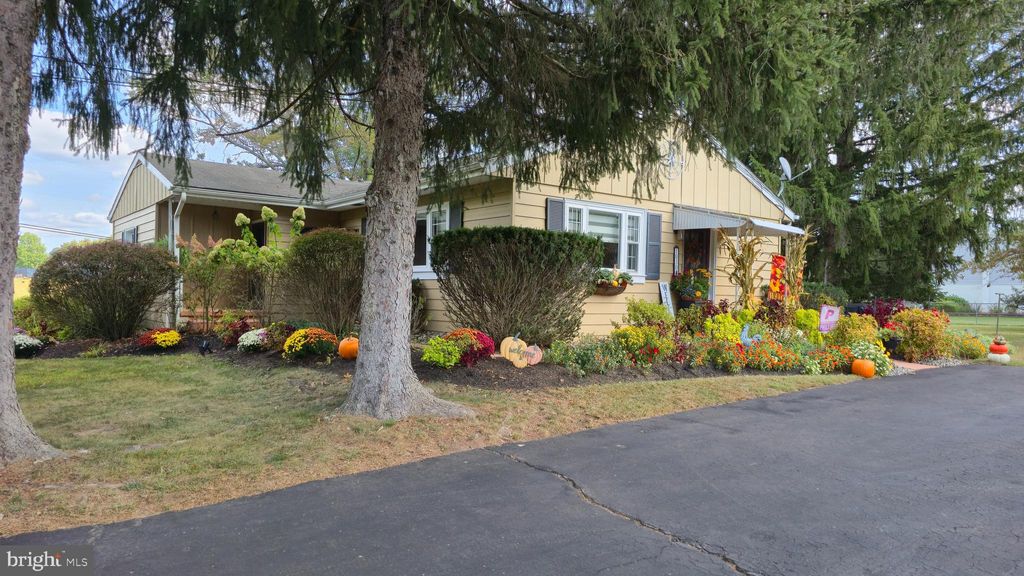 Photo of 1030 Walt Road, PENNSBURG, PA 18073 (MLS # PAMC2143538)