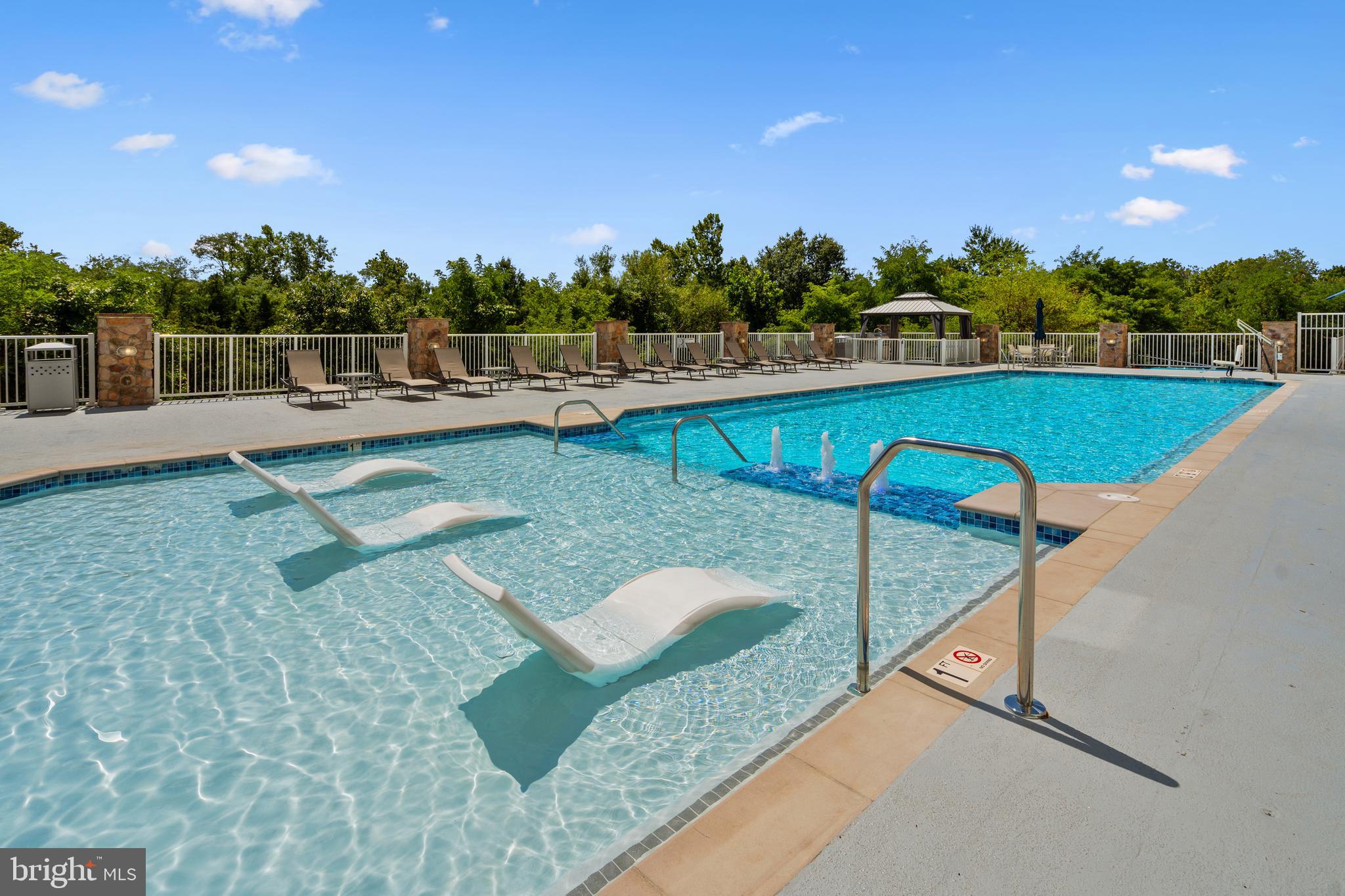 ISABELLA AT MONTICELLO MEWS - Residential