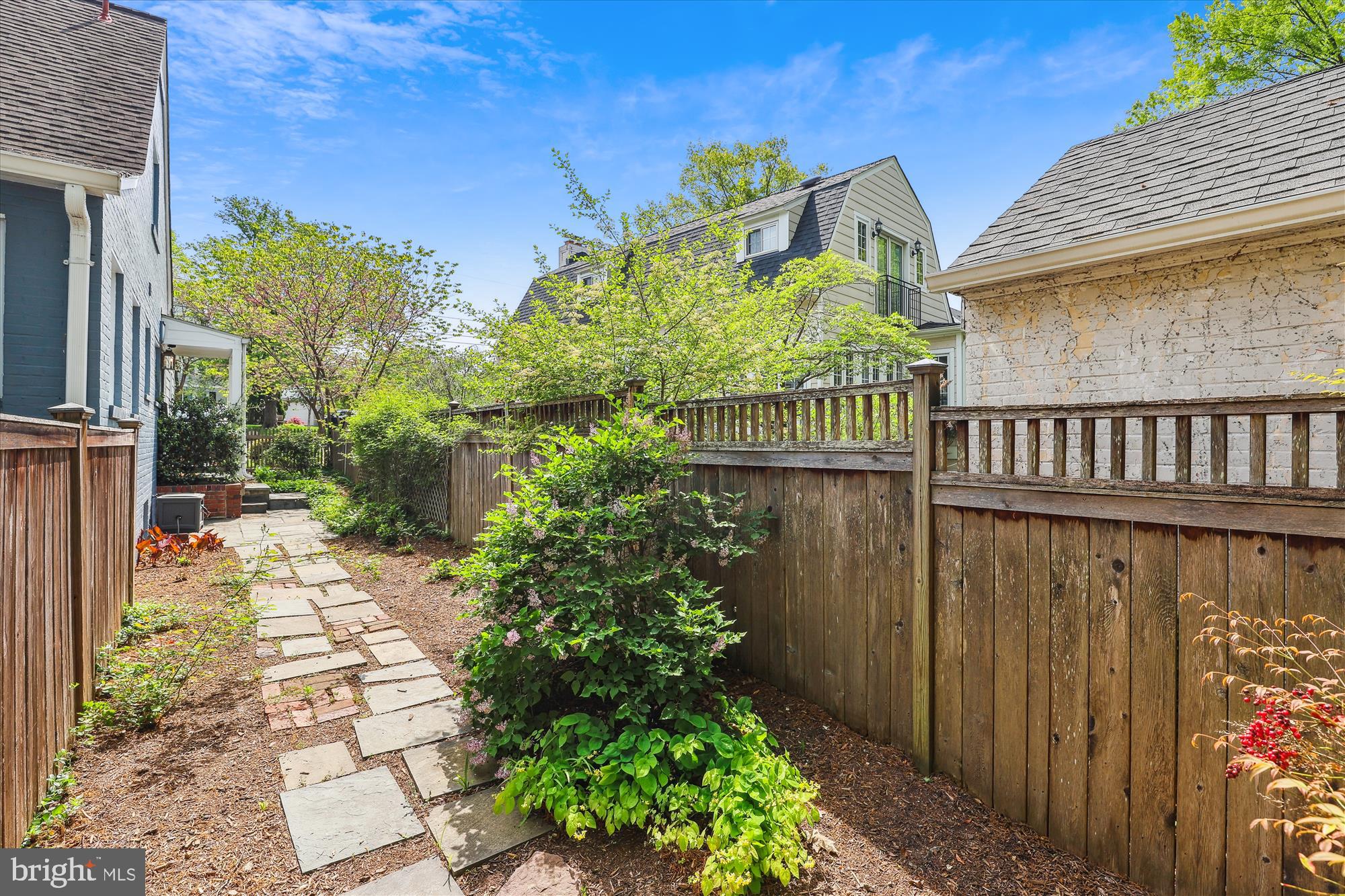 CLOVER - Residential