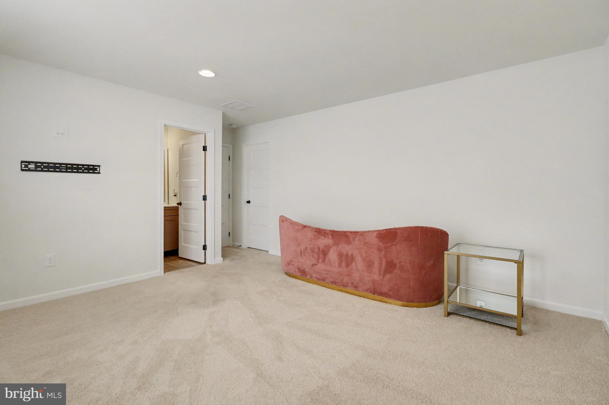 LOGAN GREENS - Residential