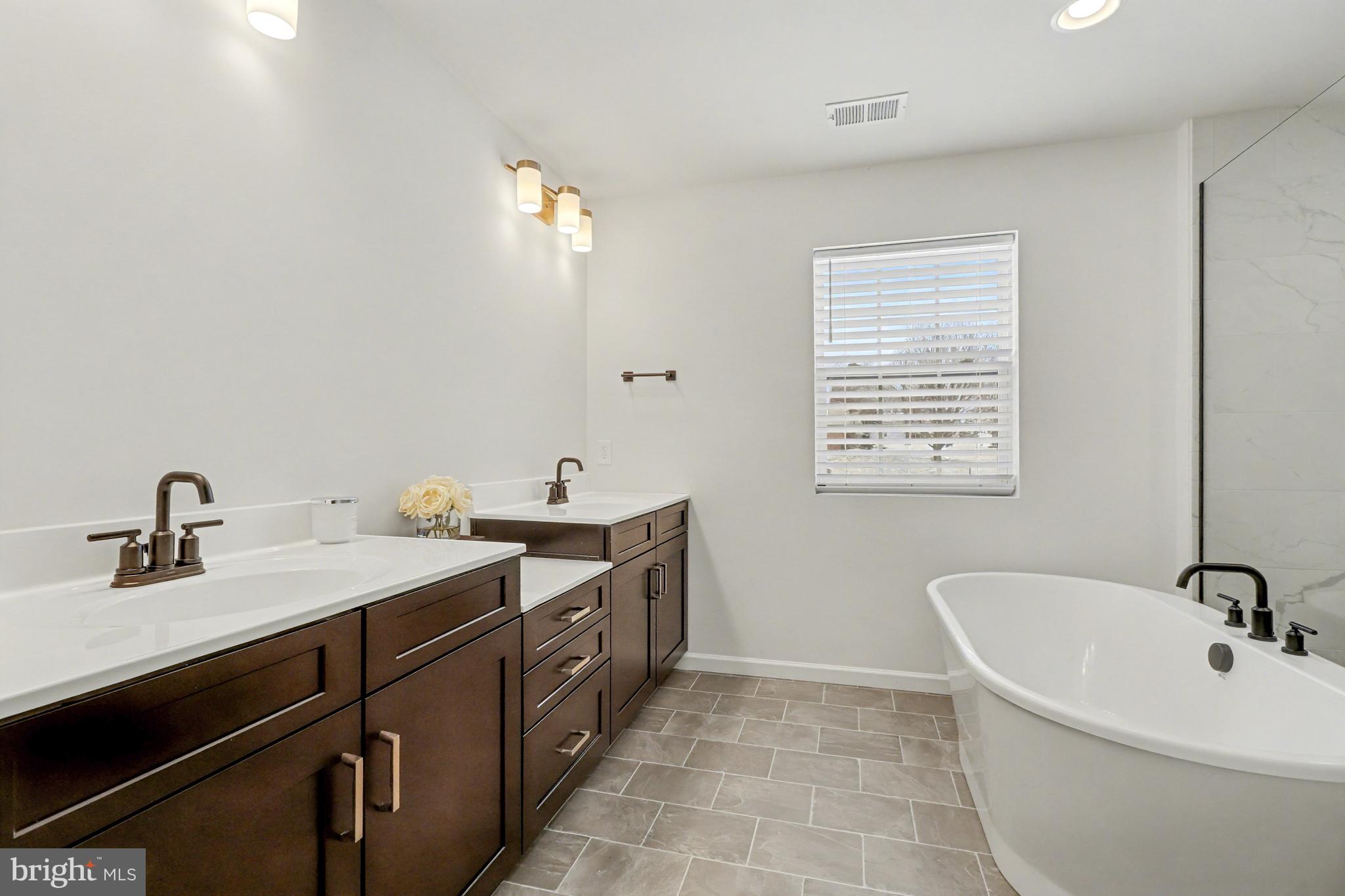 LOGAN GREENS - Residential