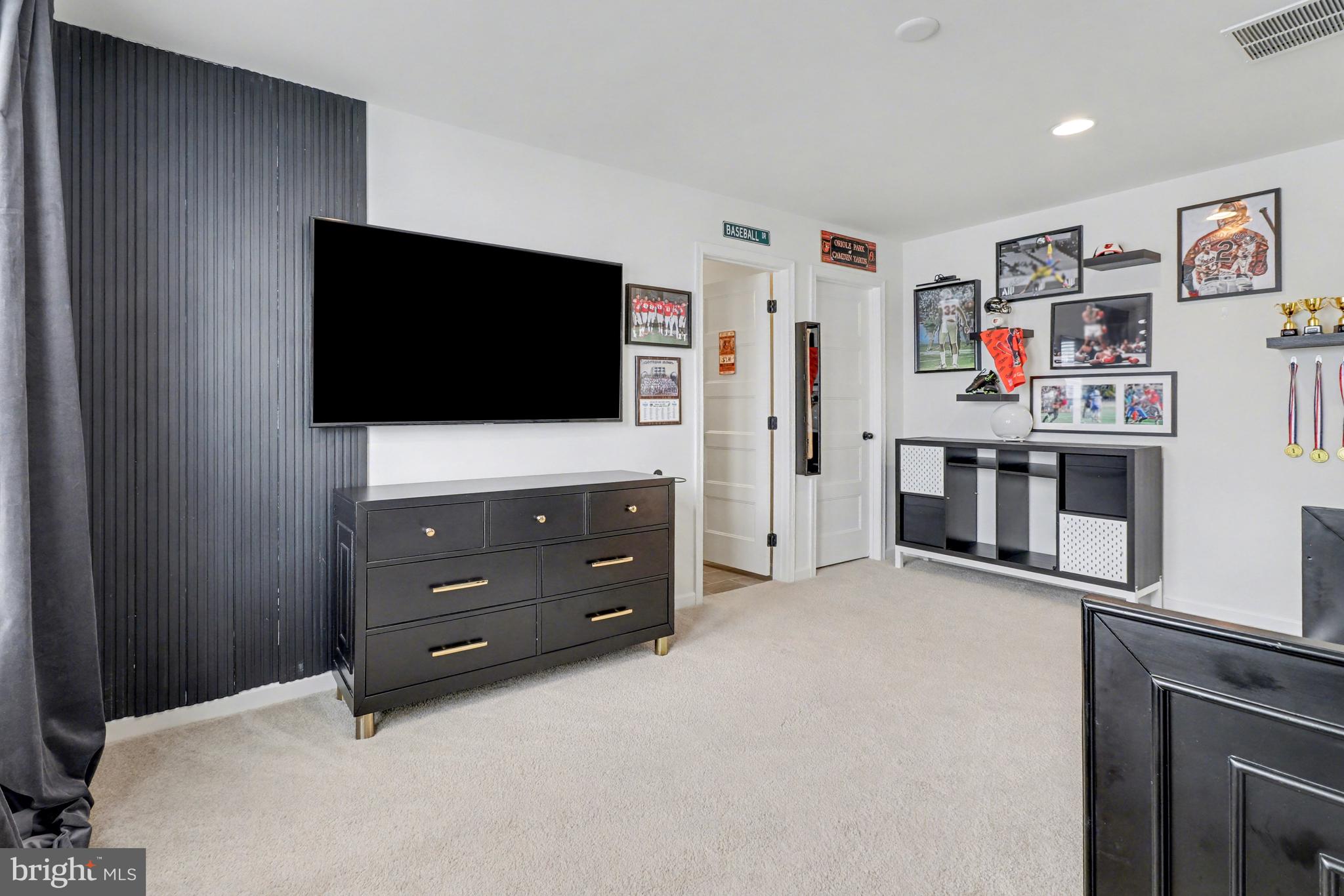 LOGAN GREENS - Residential