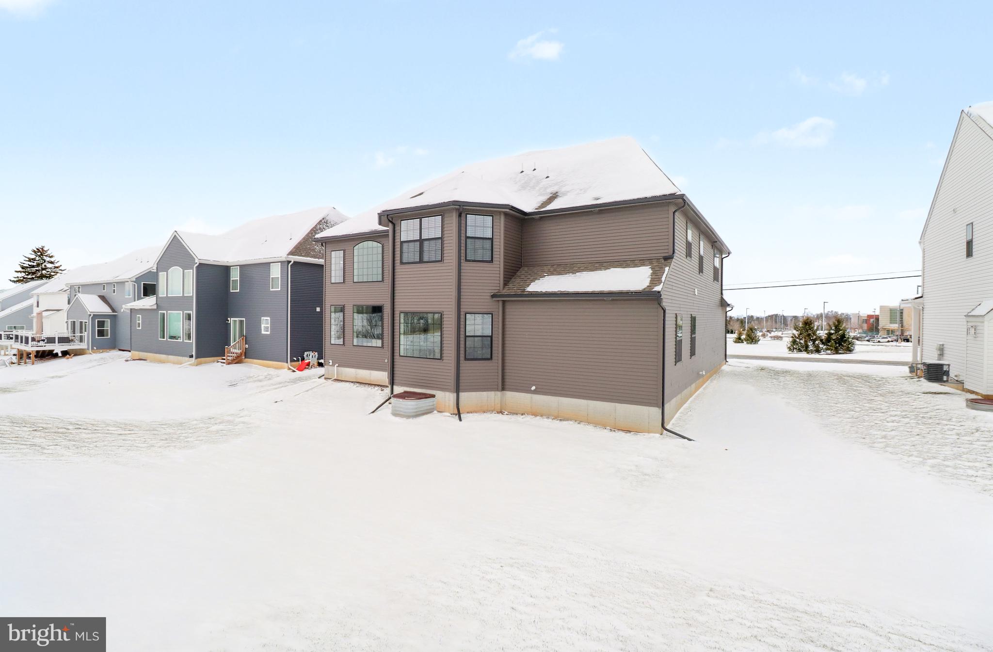 LOGAN GREENS - Residential