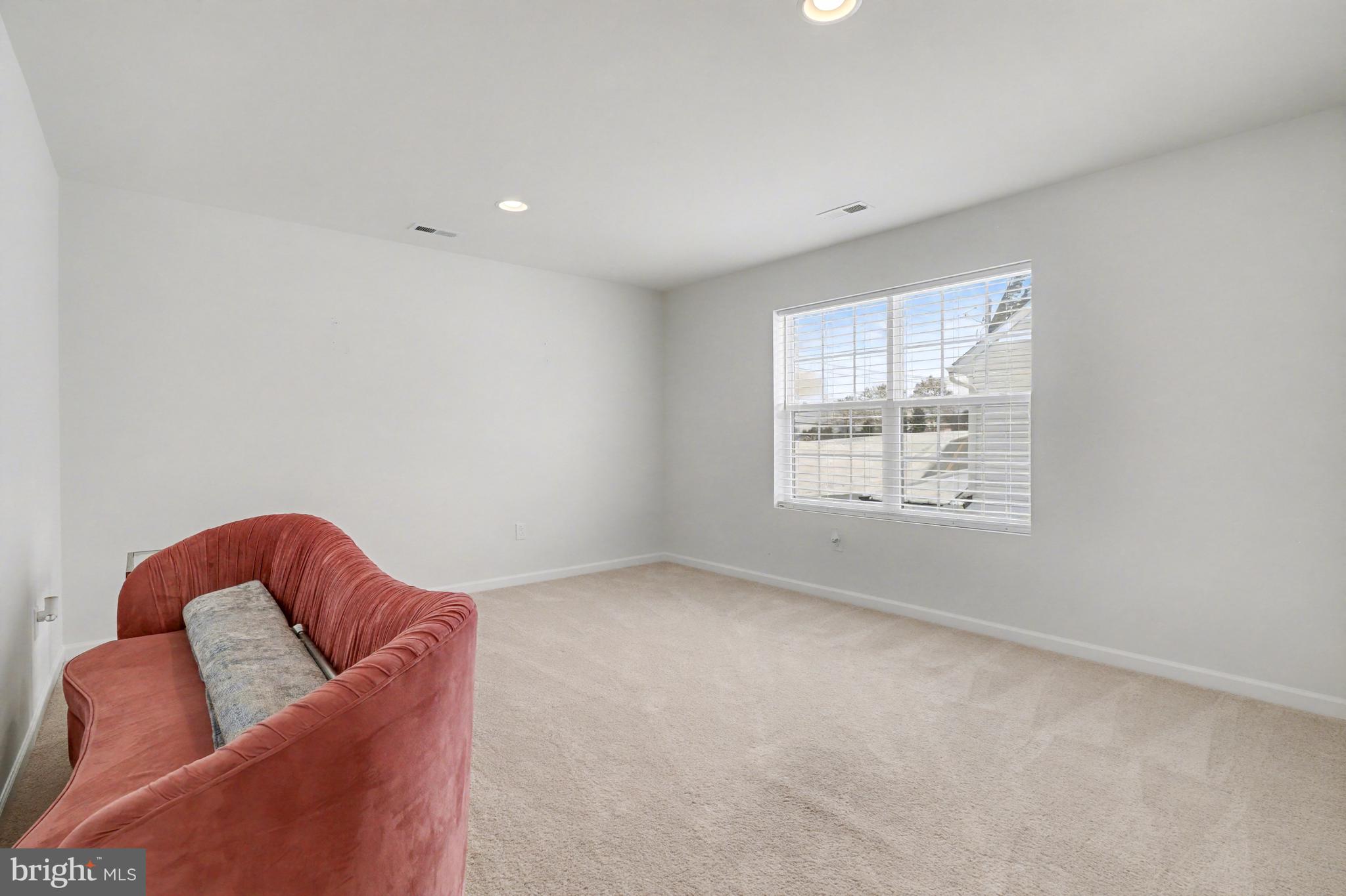 LOGAN GREENS - Residential