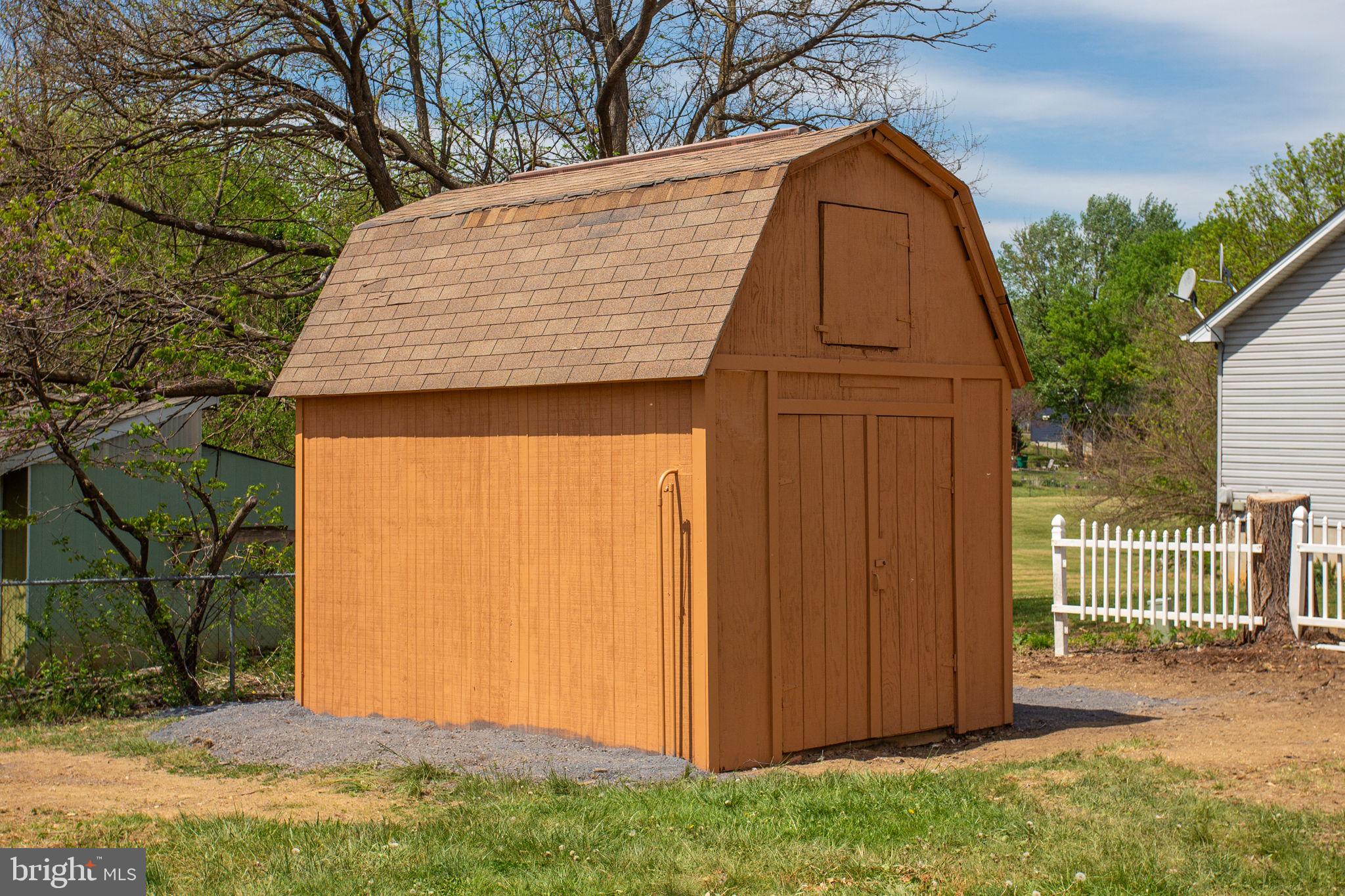 WEST VIEW - Residential