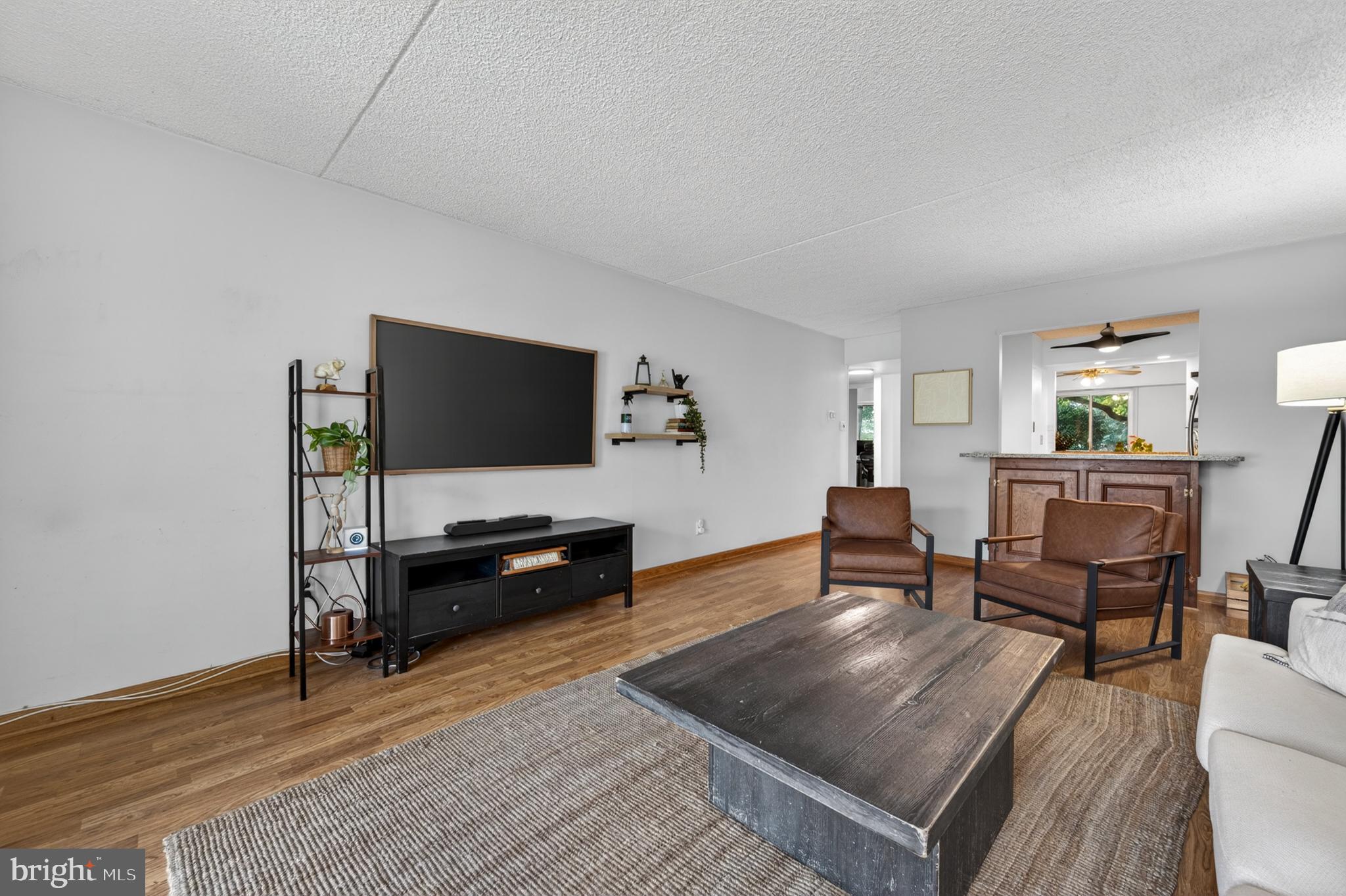 246 SUMMIT HOUSE 246
