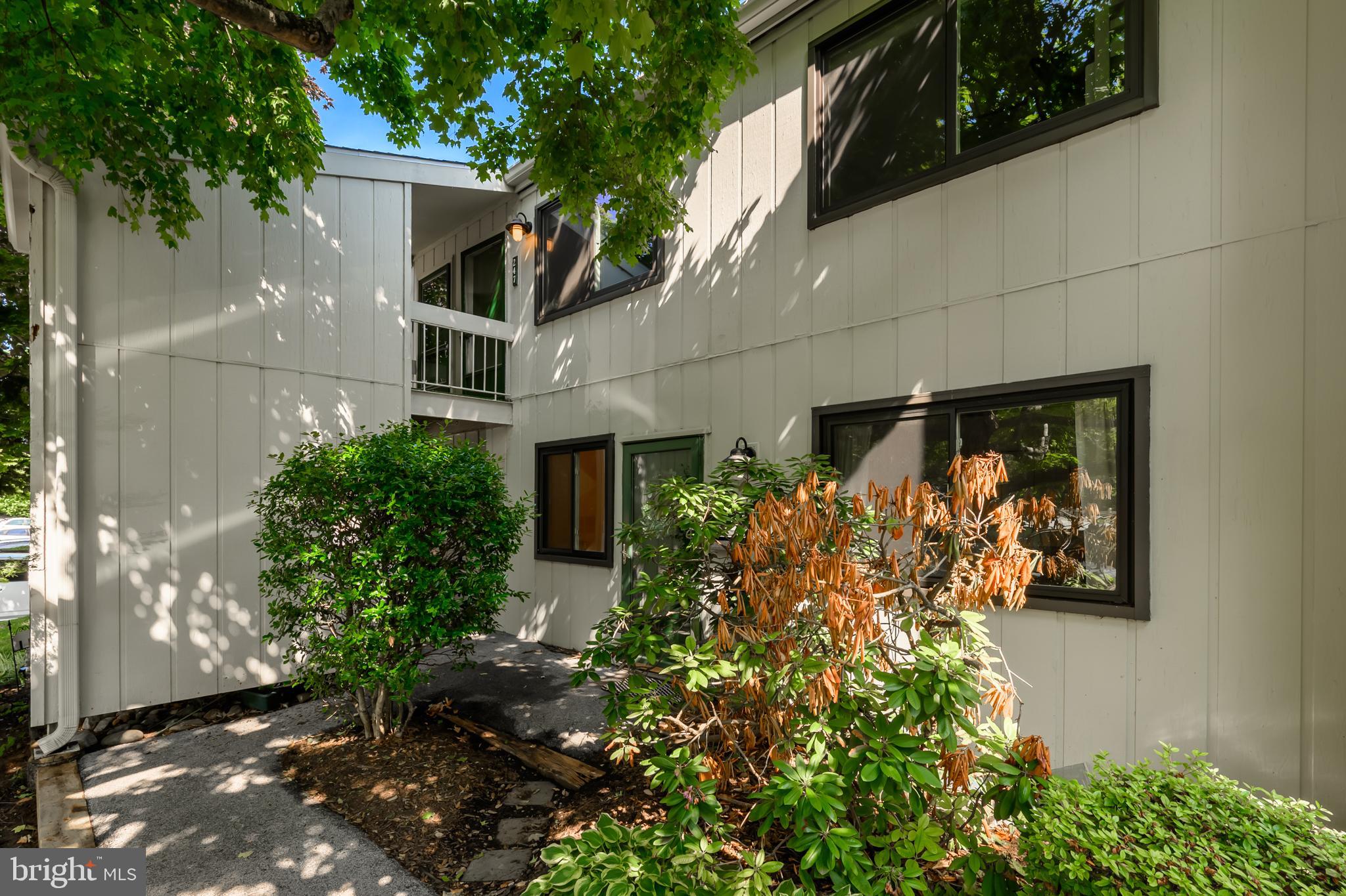 246 SUMMIT HOUSE 246